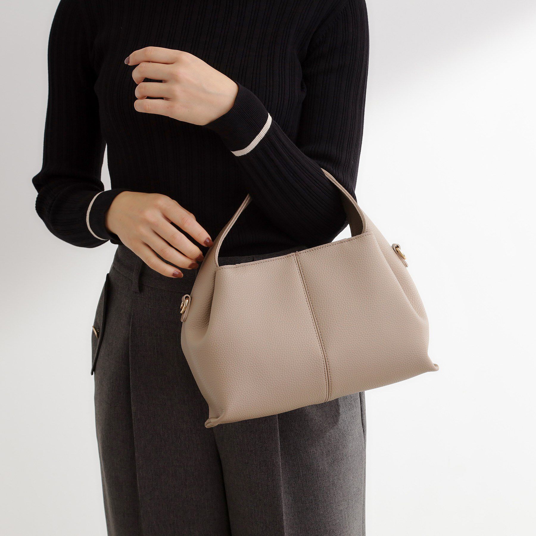 grove「タック2WAYワンショルダーバッグ」|ショルダー・メッセンジャー|グレージュ(050)