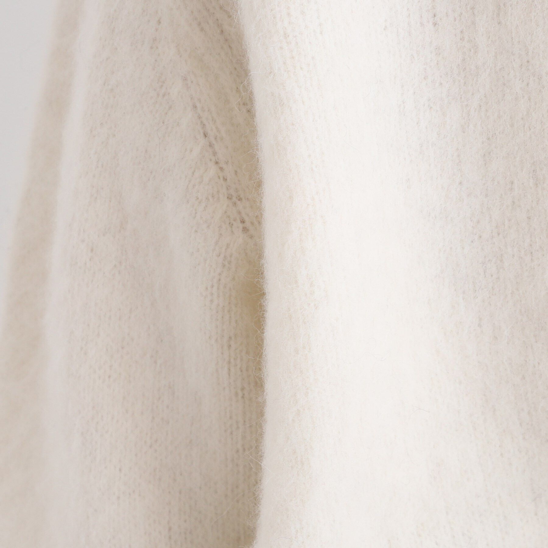 INDIVI「【フォックス混】ラウンドネックヘアリーニット」|ニット・セーター|