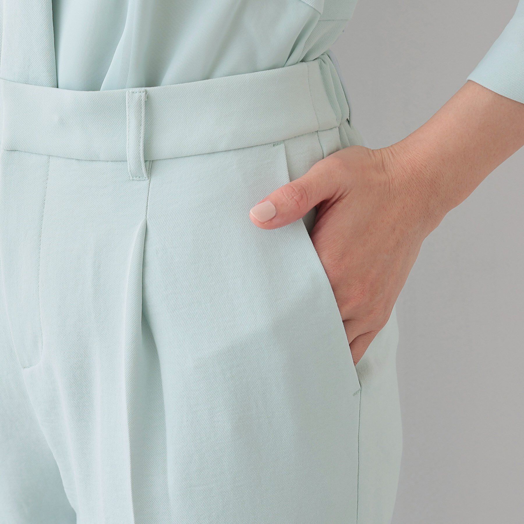 INDIVI「【着る日傘/遮熱/UVケア】タックテーパードパンツ」|スーツ|