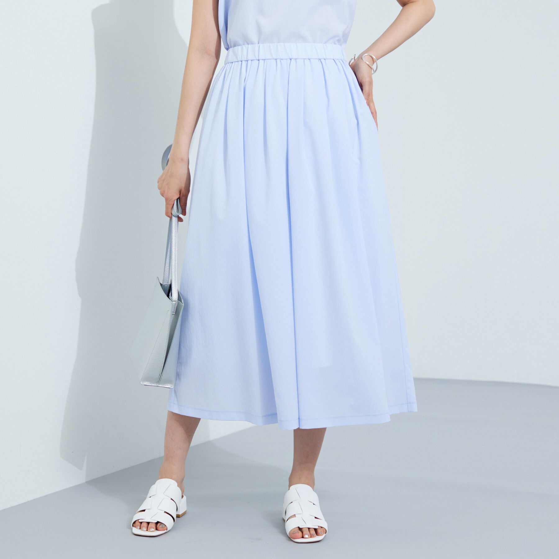 INDIVI「【クールエアー素材／UVケア／セットアップ可能】エアリーフレアパンツ」|その他|ライトグレー(011