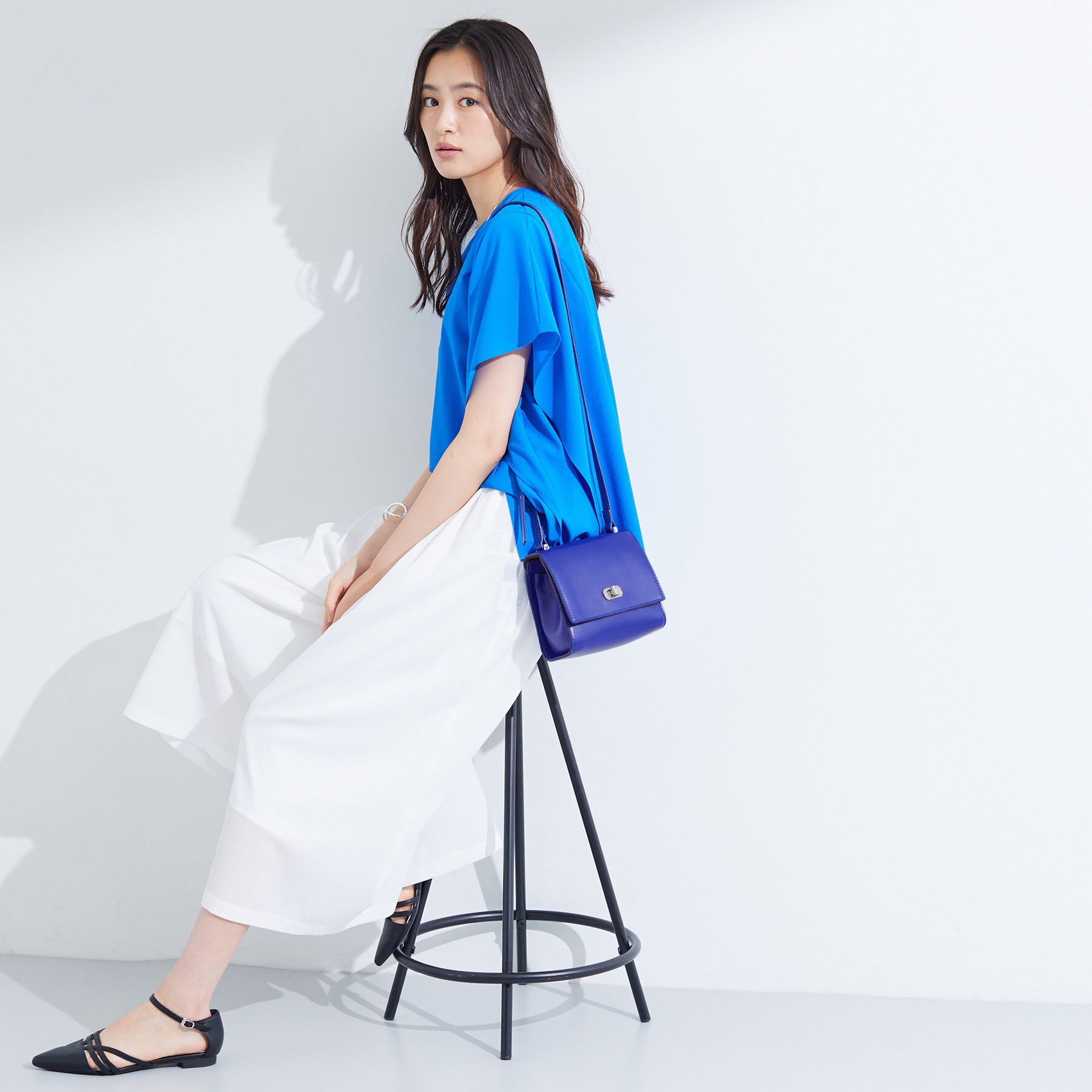 INDIVI「ミニスクエアショルダー」|ショルダー・メッセンジャー|