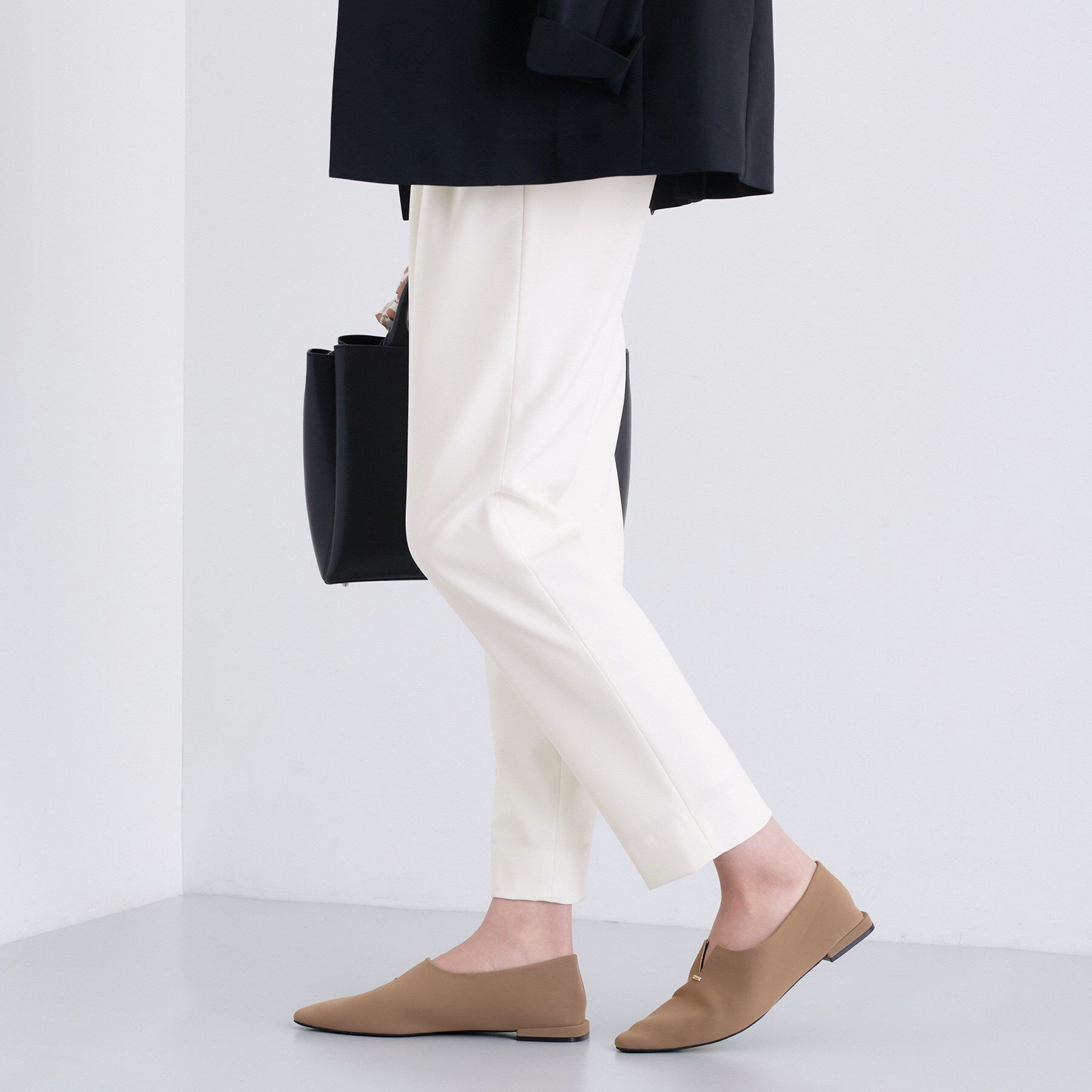 INDIVI「人気NO.1【褒められパンツ／高ストレッチ／ウエストゴム】タックテーパードパンツ」|その他|