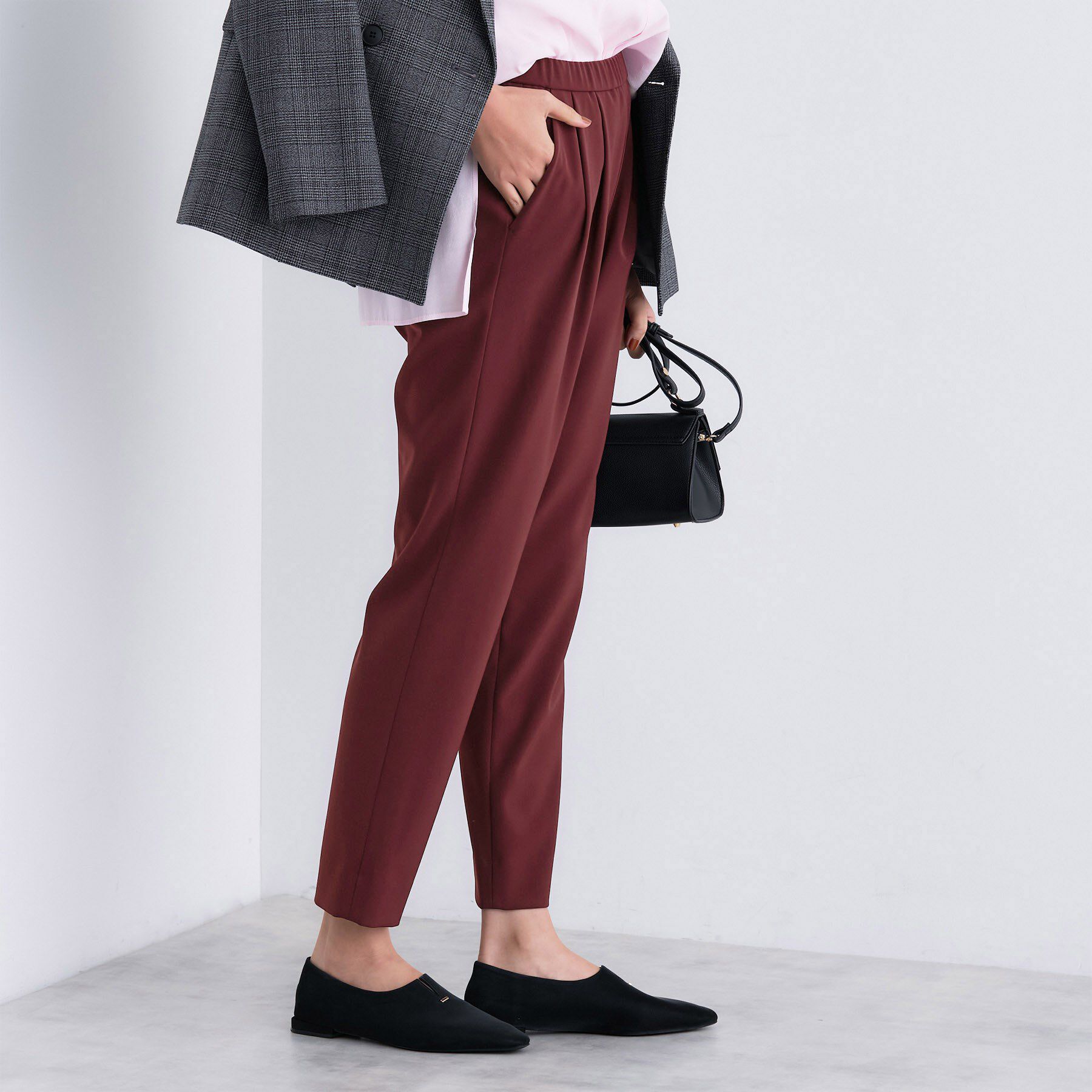 INDIVI「人気NO.1【褒められパンツ／高ストレッチ／ウエストゴム】タックテーパードパンツ」|その他|