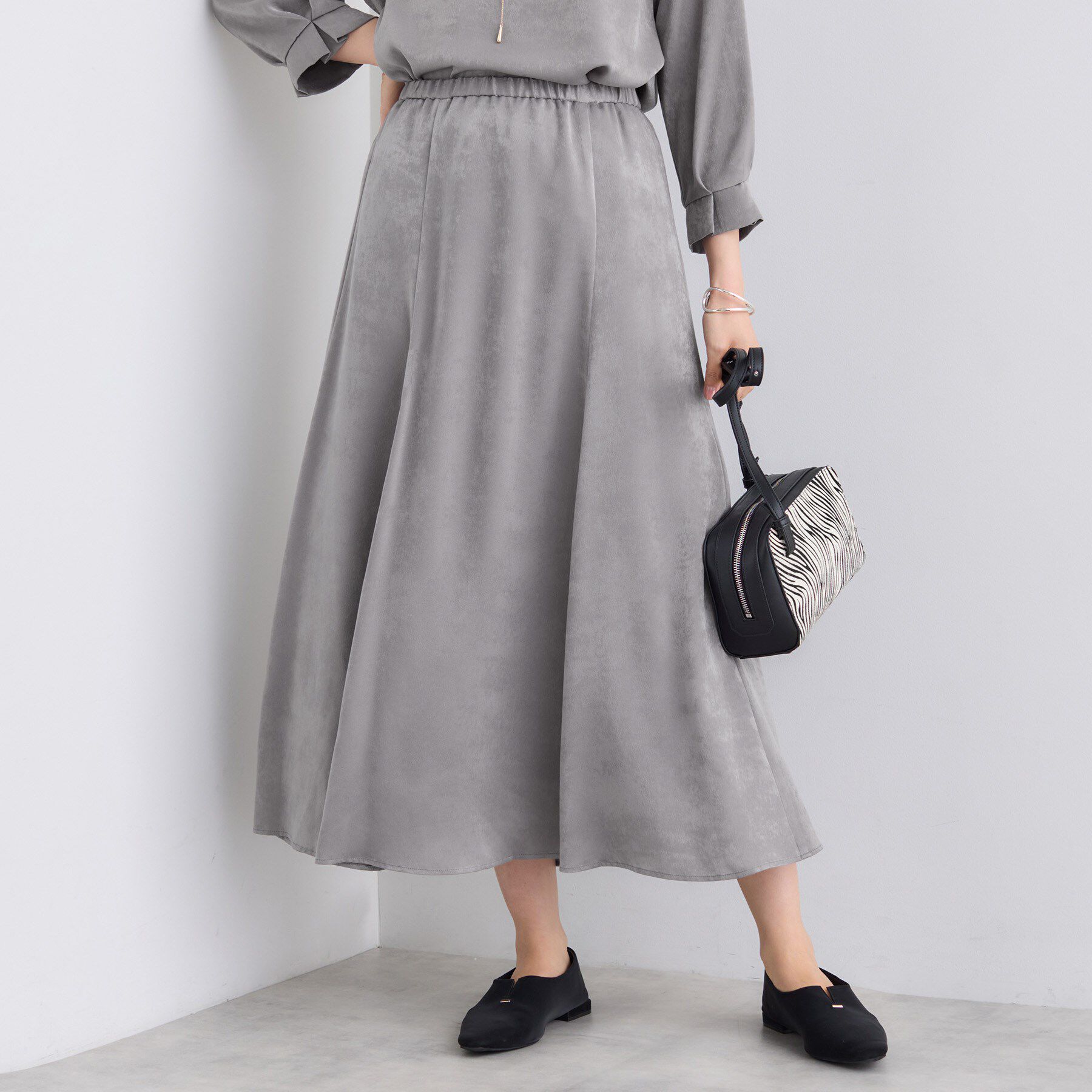 INDIVI「【UVケア／セットアップ可能】スエード調サテンスカート」|スカート|グレー(612)