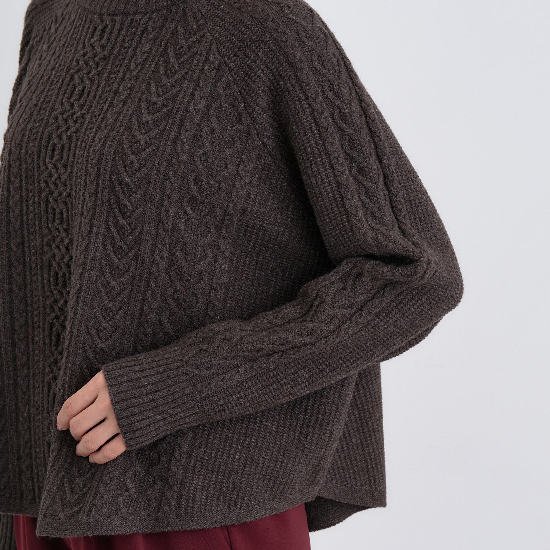 INDIVI「【洗える】ケーブルデザイン ラウンドヘムニット」|ニット・セーター|