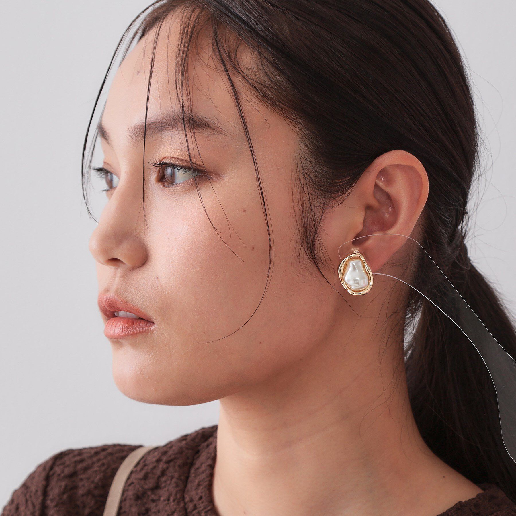 OPAQUE.CLIP「メタルフレーム&times;フェイクパールイヤリング」|イヤリング|