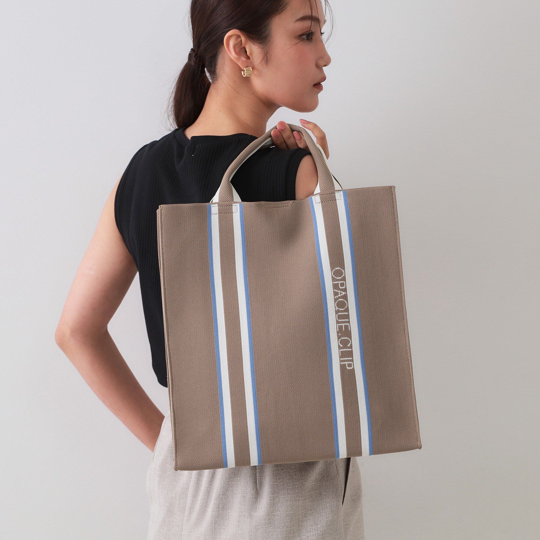 OPAQUE.CLIP「【2WAY/A4サイズ対応】ラインハンドルスクエアニットトートバッグ」|トートバッグ|ベージュ(052)