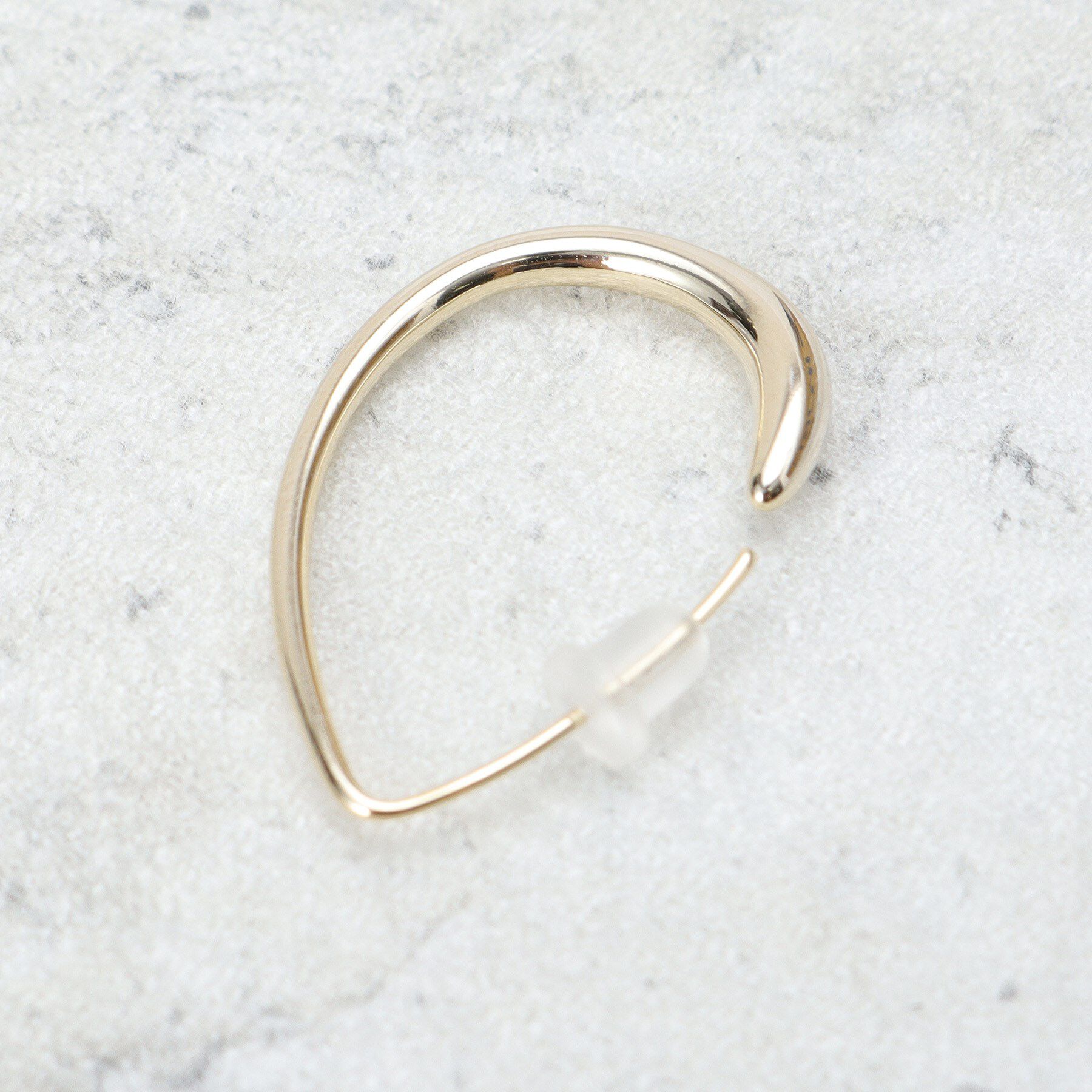 OPAQUE.CLIP「しずくメタルフープピアス」|ピアス|