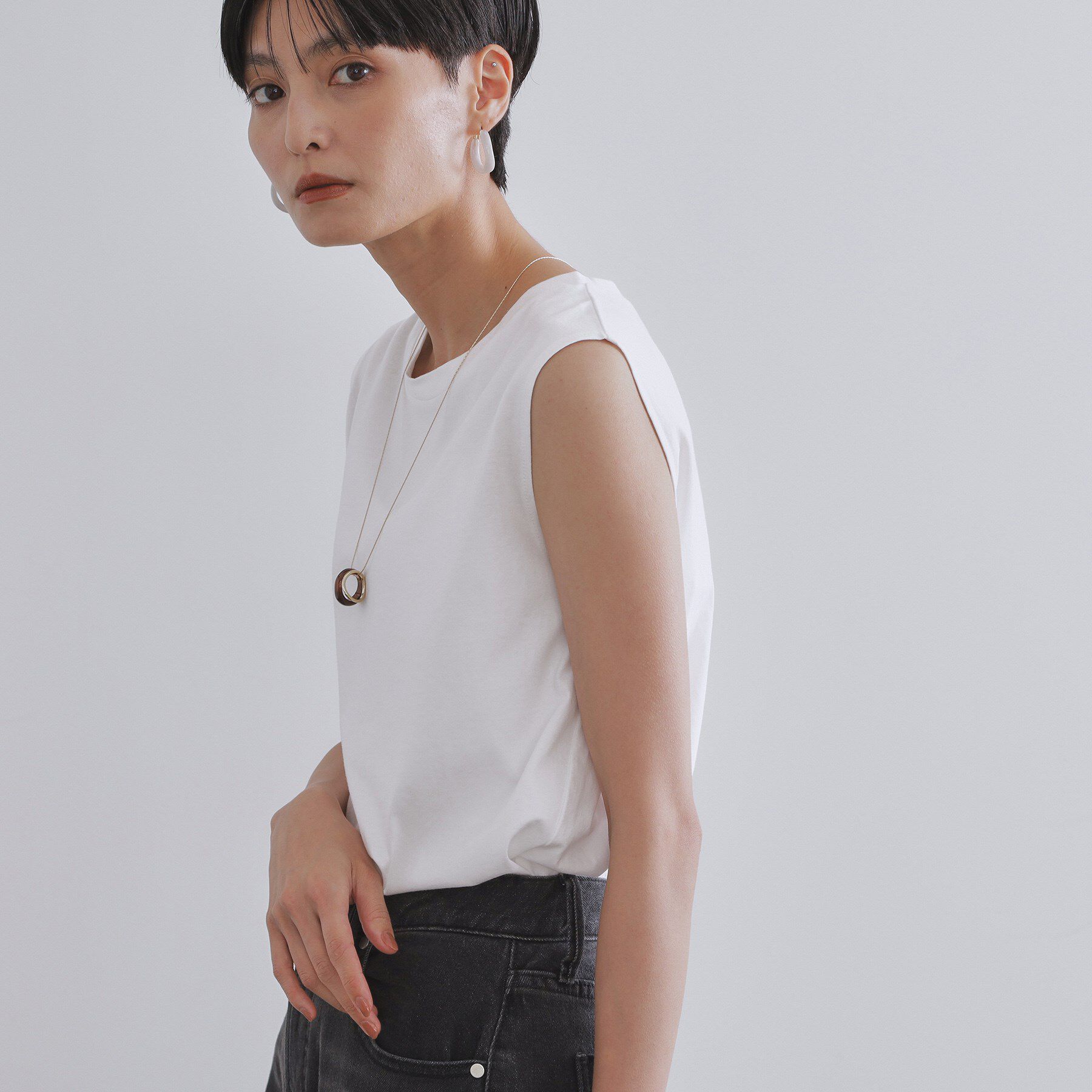 OPAQUE.CLIP「《CanCam掲載》ツインセット/フリルキャミビスチェ&times;フレンチスリーブカットソー【洗濯機洗い可】」|Tシャツ・カットソー|