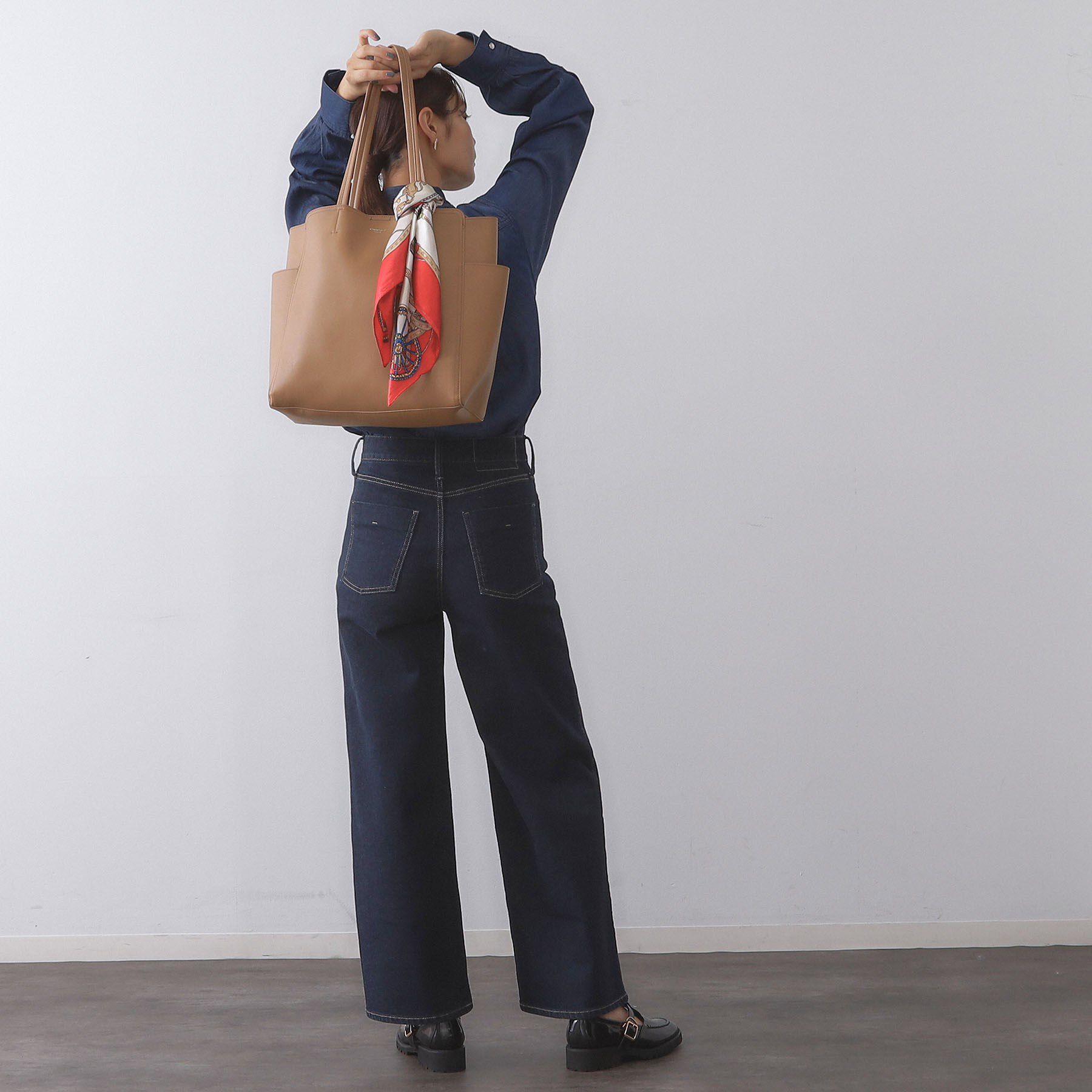 OPAQUE.CLIP「【A4サイズ対応】スカーフ付き裏スエード調合皮トートバッグ」|トートバッグ|