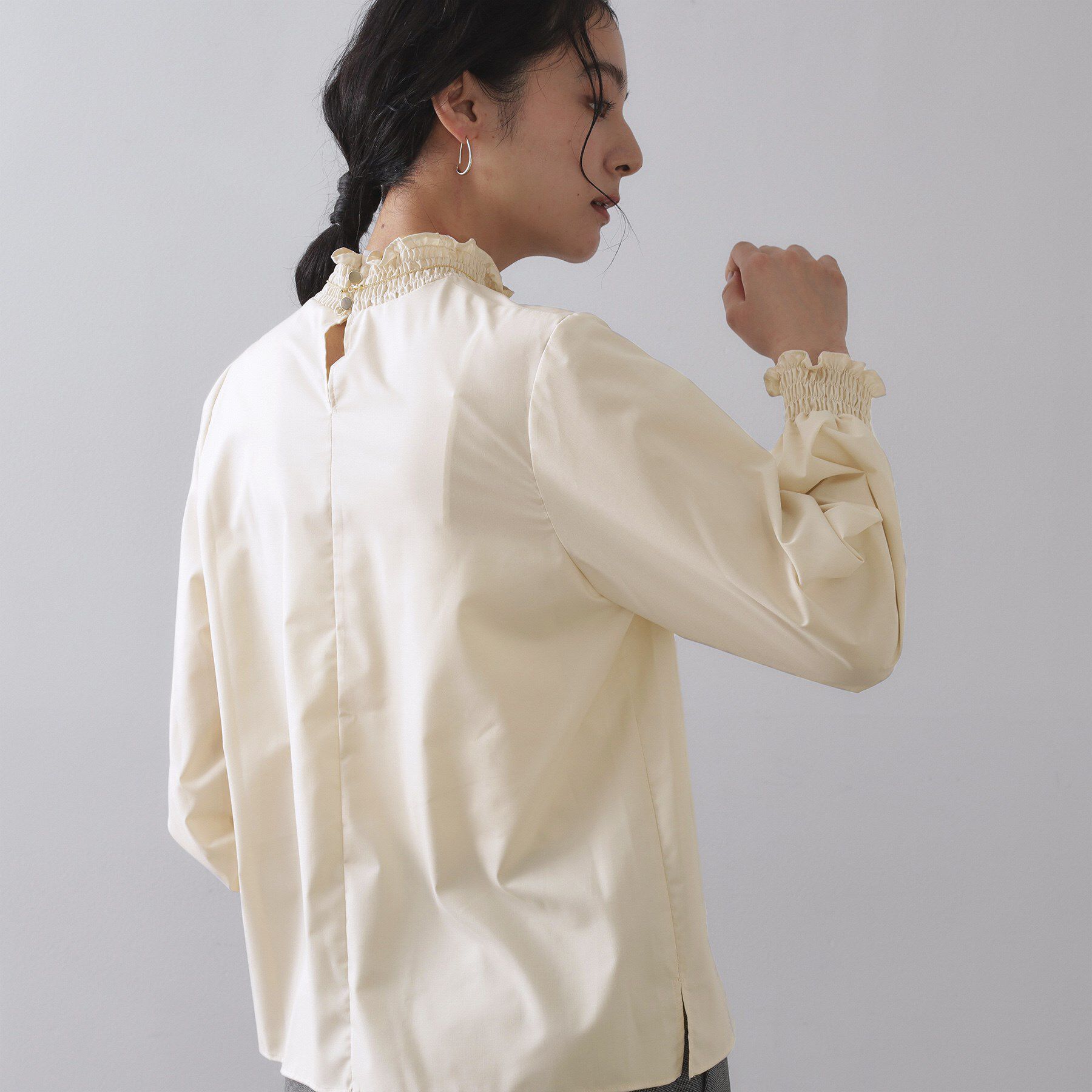 OPAQUE.CLIP「シャーリングハイネックブラウス【洗濯機OK】」|シャツ・ブラウス|