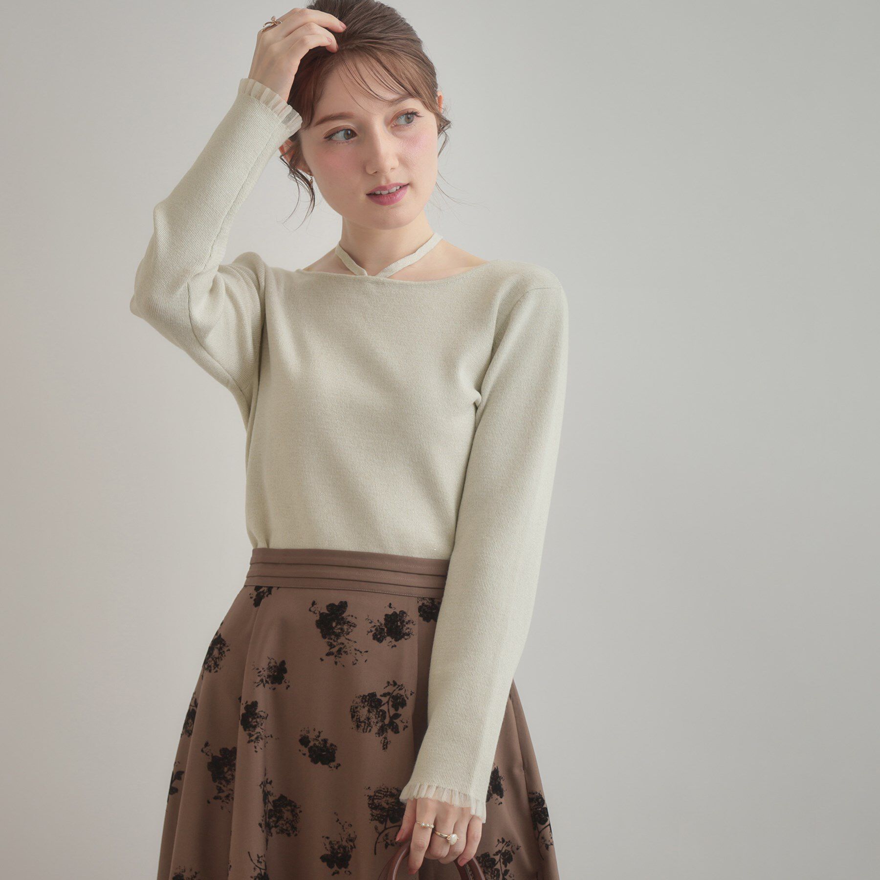 Couture broach「【大人可愛い・リボン取り外し可】前後2WAYラメリブ シアープチフリルニット」|ニット・セーター|アイボリー(004)