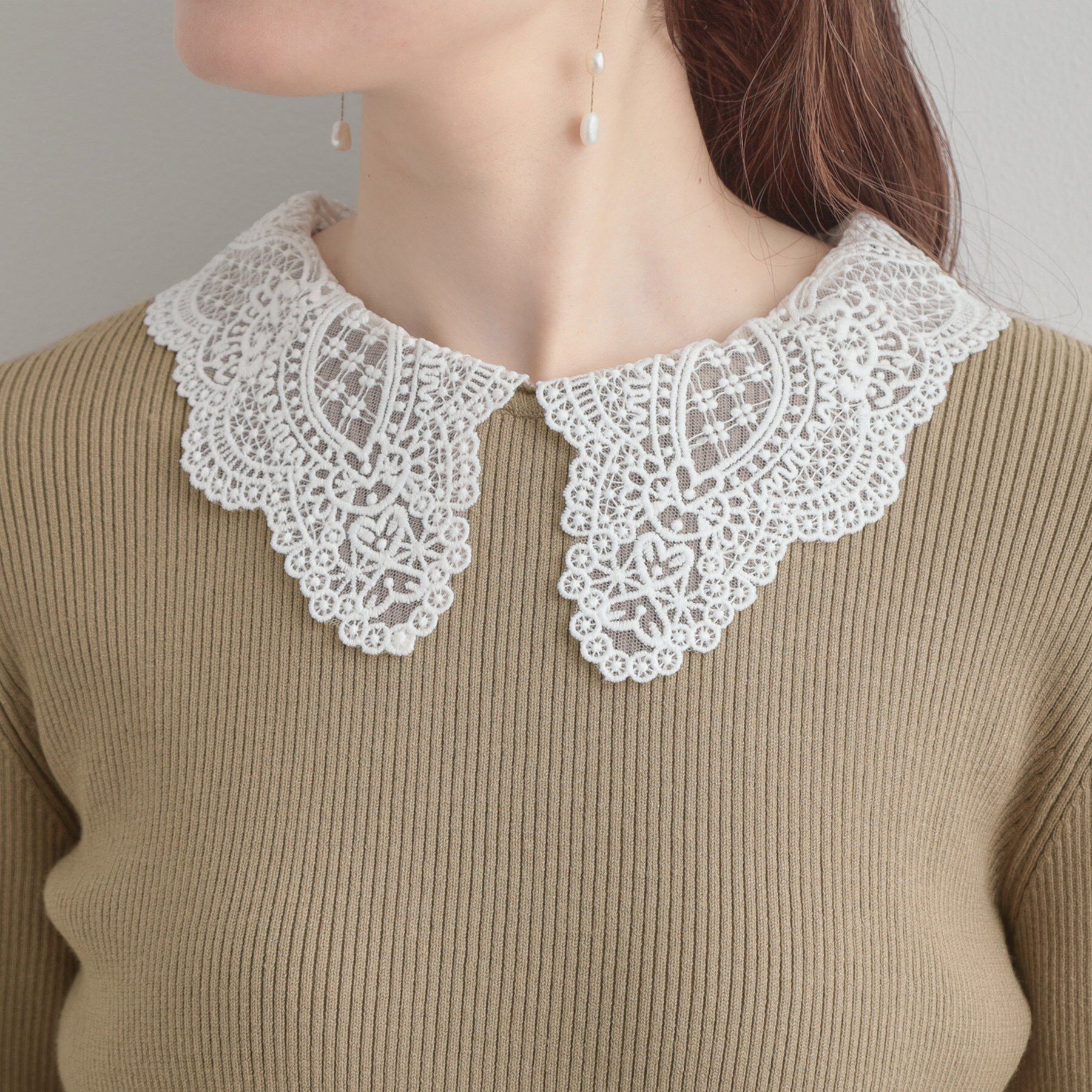 Couture broach「【着映え・フェミニン・通勤】レース衿カフス付きリブニット」|ニット・セーター|