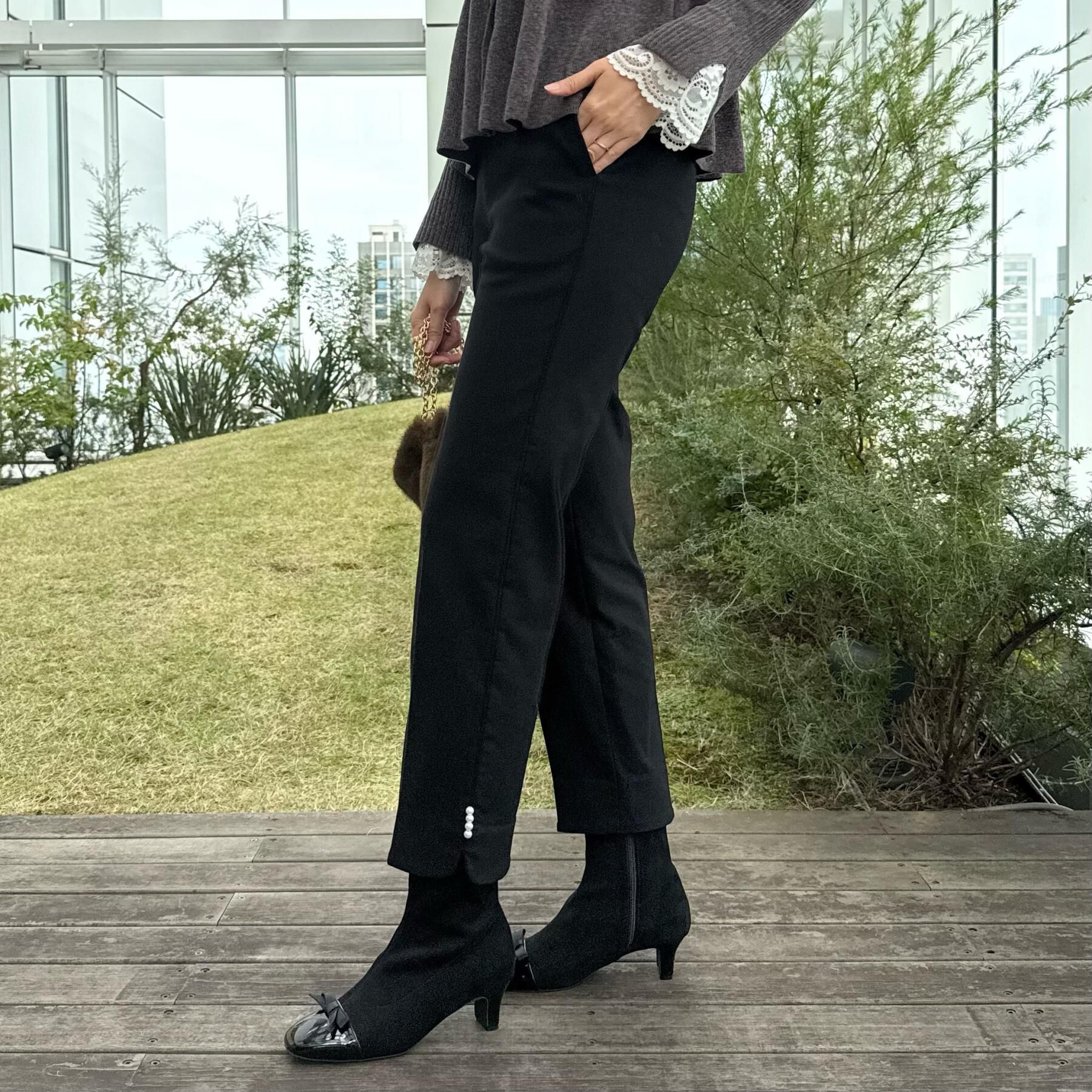 Couture broach「【通勤・美脚見え・あったか】裏起毛パール調スカラ裾デザインパンツ」|その他|