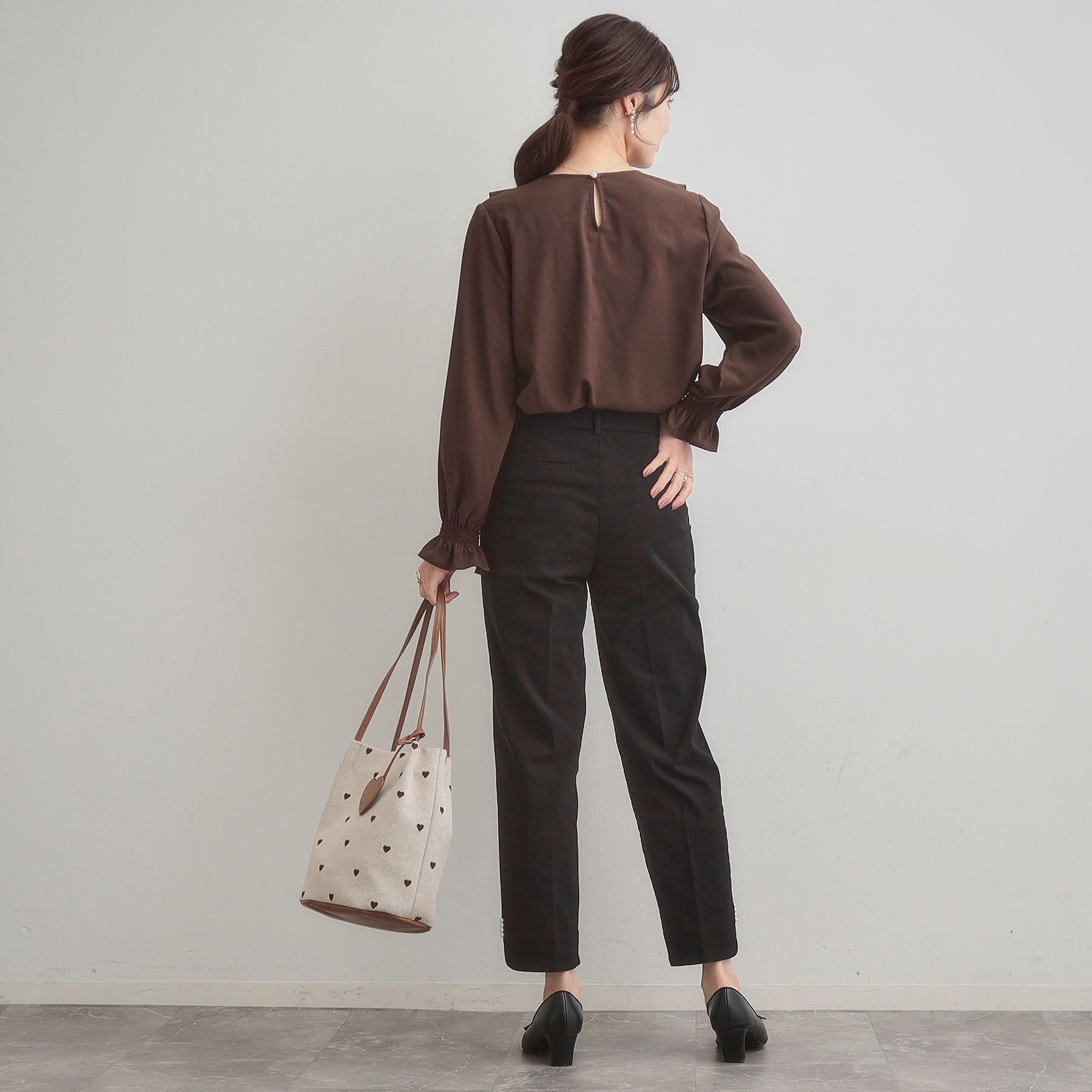 Couture broach「【通勤・美脚見え・あったか】裏起毛パール調スカラ裾デザインパンツ」|その他|