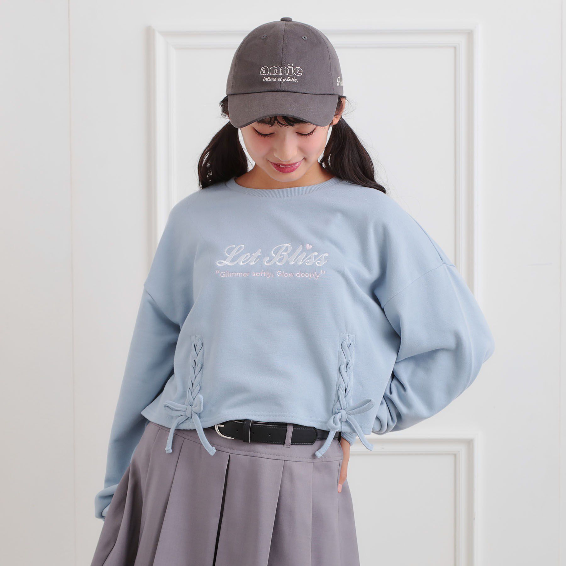 PINK-latte「レースアップ刺繍裏毛プルオーバー」|その他|サックスブルー(09