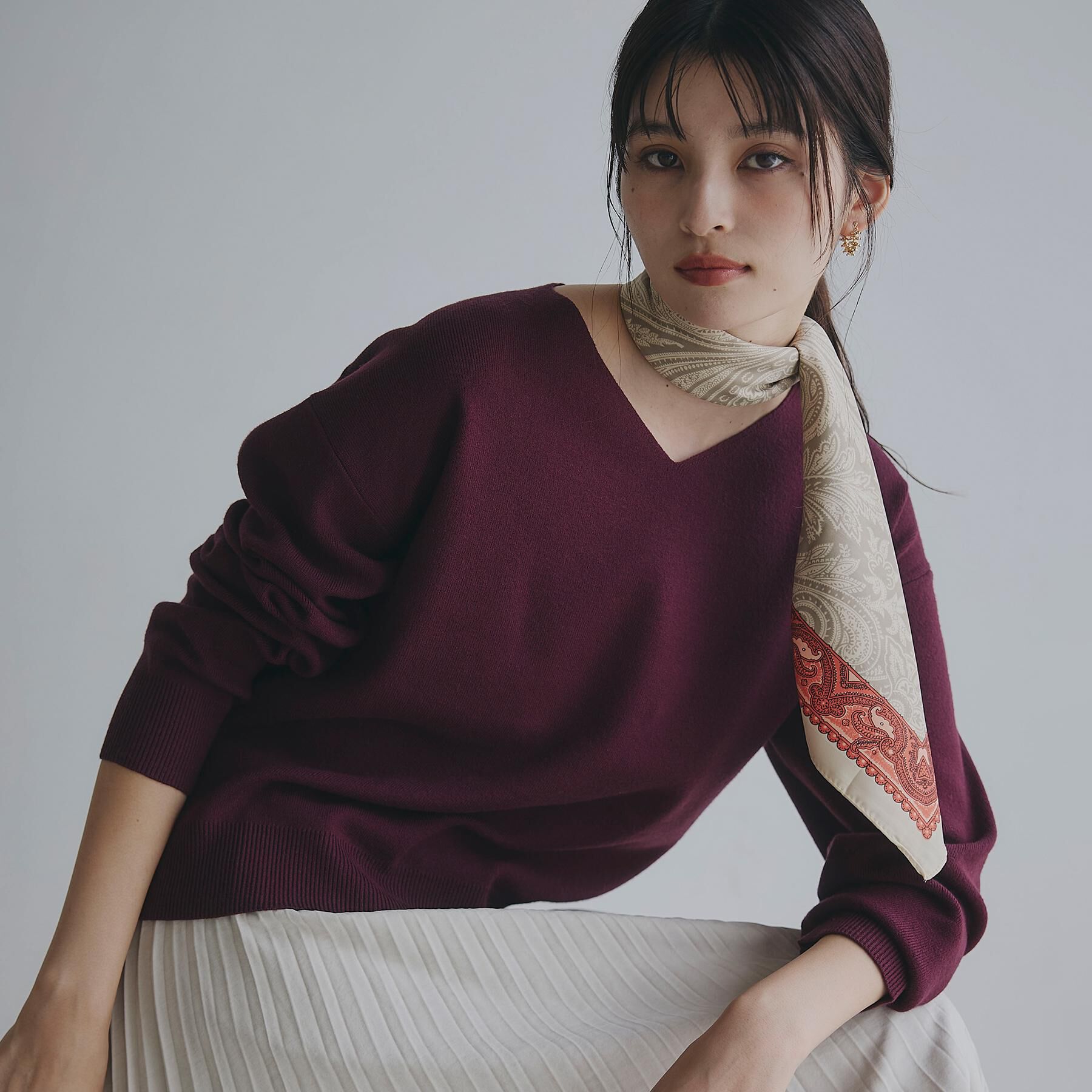 THE SHOP TK「【すっきりシルエットが叶う】大人のためのVネックニット/毛玉になりにくい/静電気防止/洗濯機OK」|ニット・セーター|ボルドー(064)