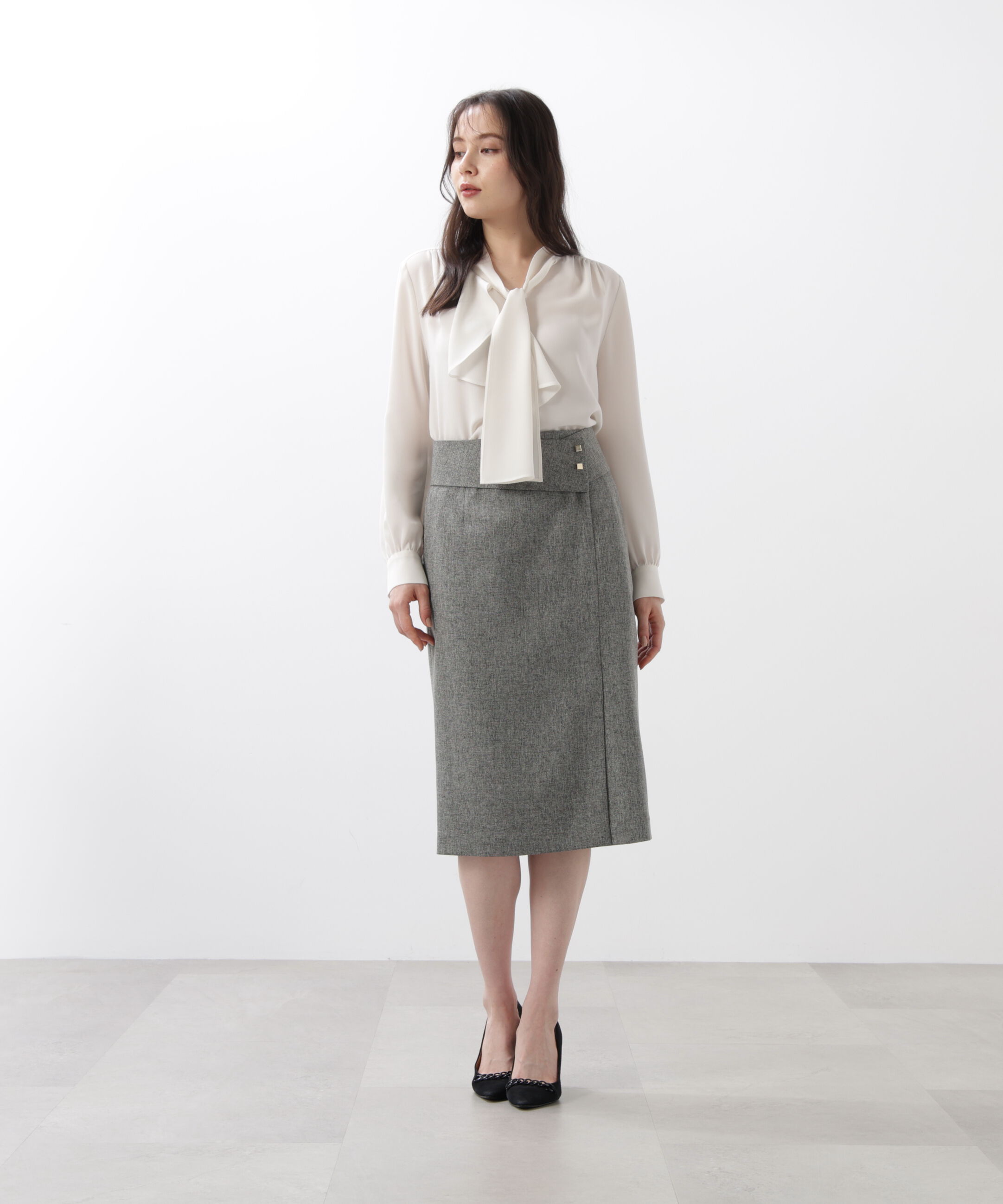  「［WEB/店舗限定カラー］ラッフルアクセントボウタイブラウス」|シャツ・ブラウス|