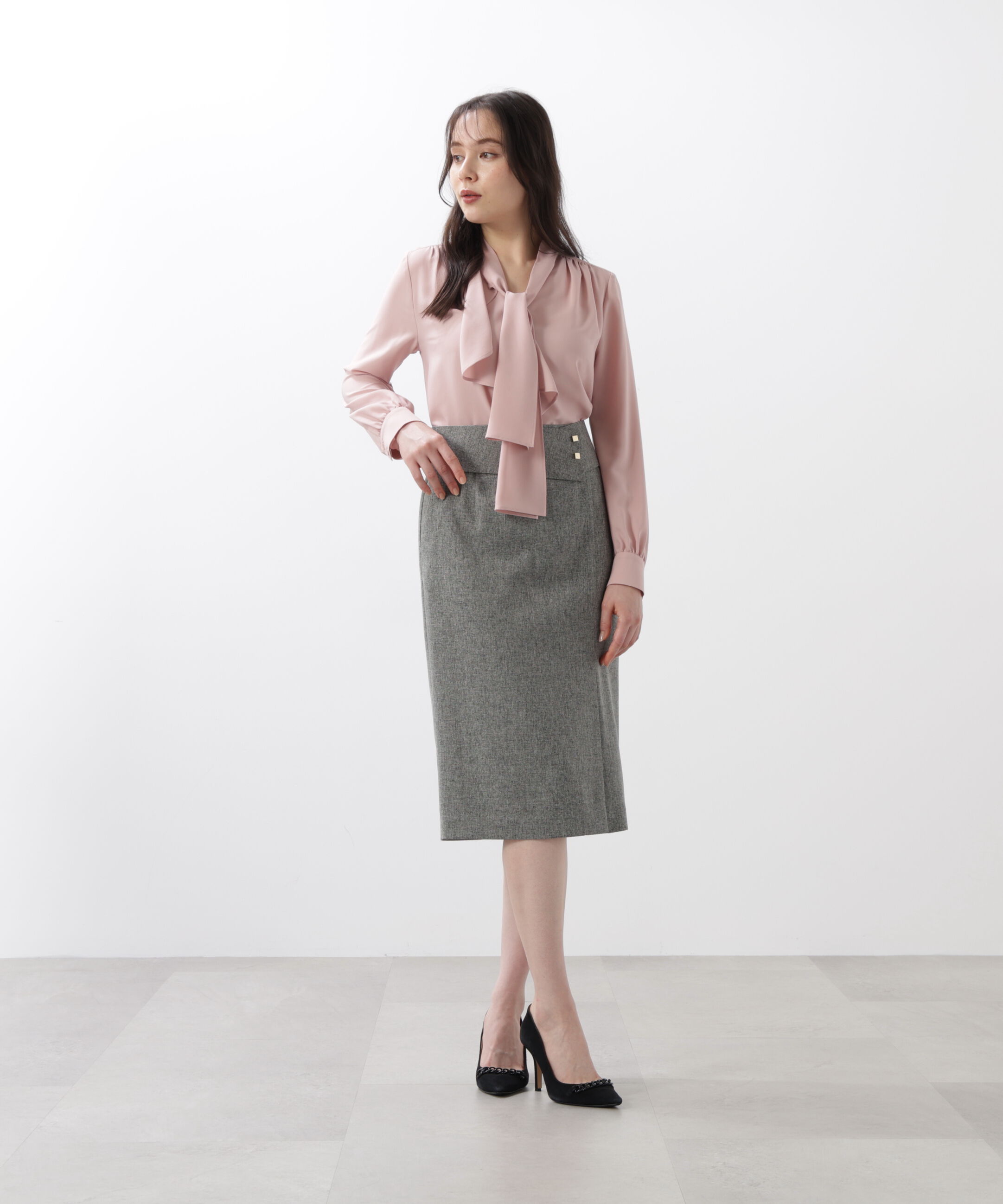  「［WEB/店舗限定カラー］ラッフルアクセントボウタイブラウス」|シャツ・ブラウス|