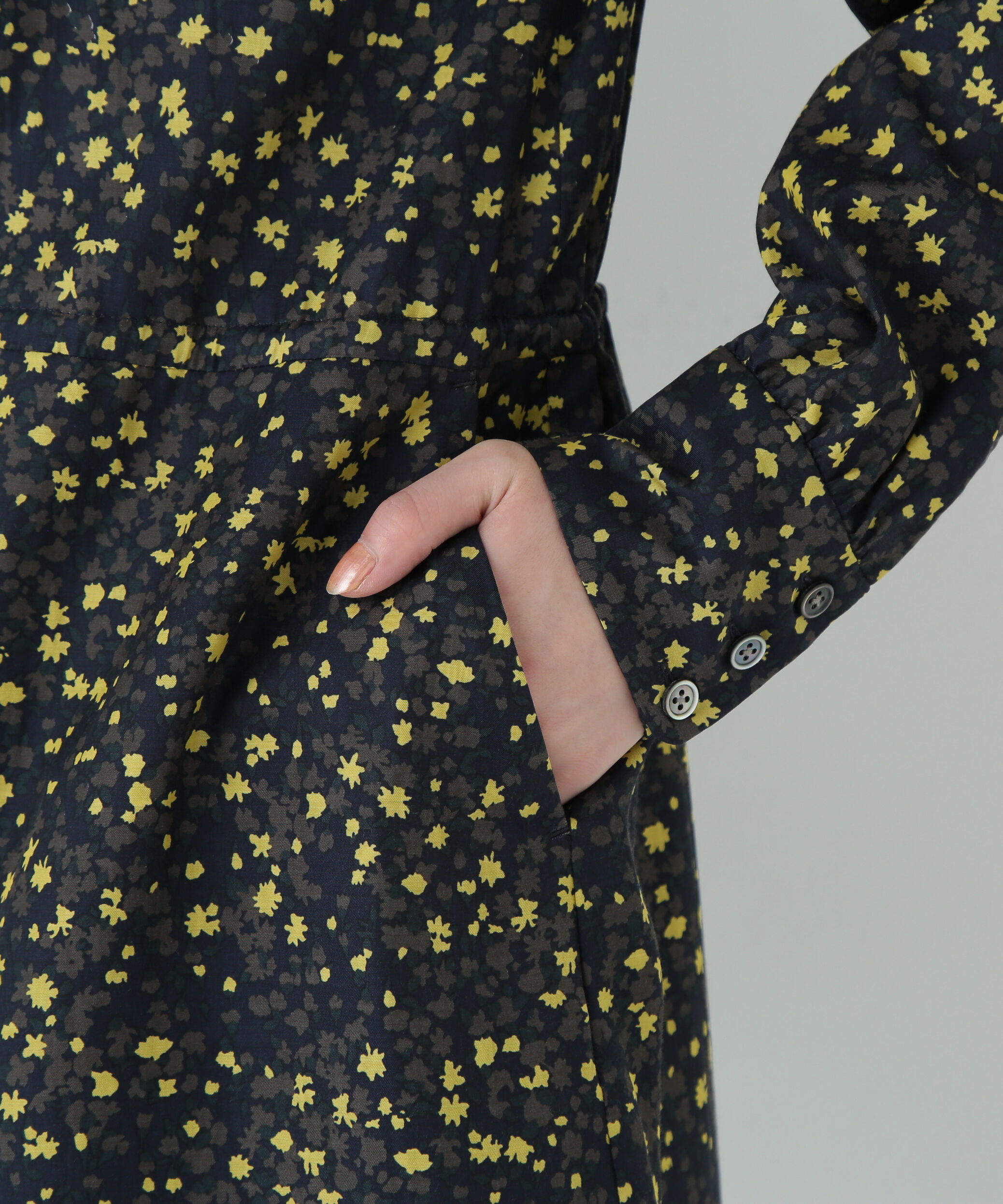  「プチフラワープリントブラウジングバンドカラーワンピース」|ワンピース|