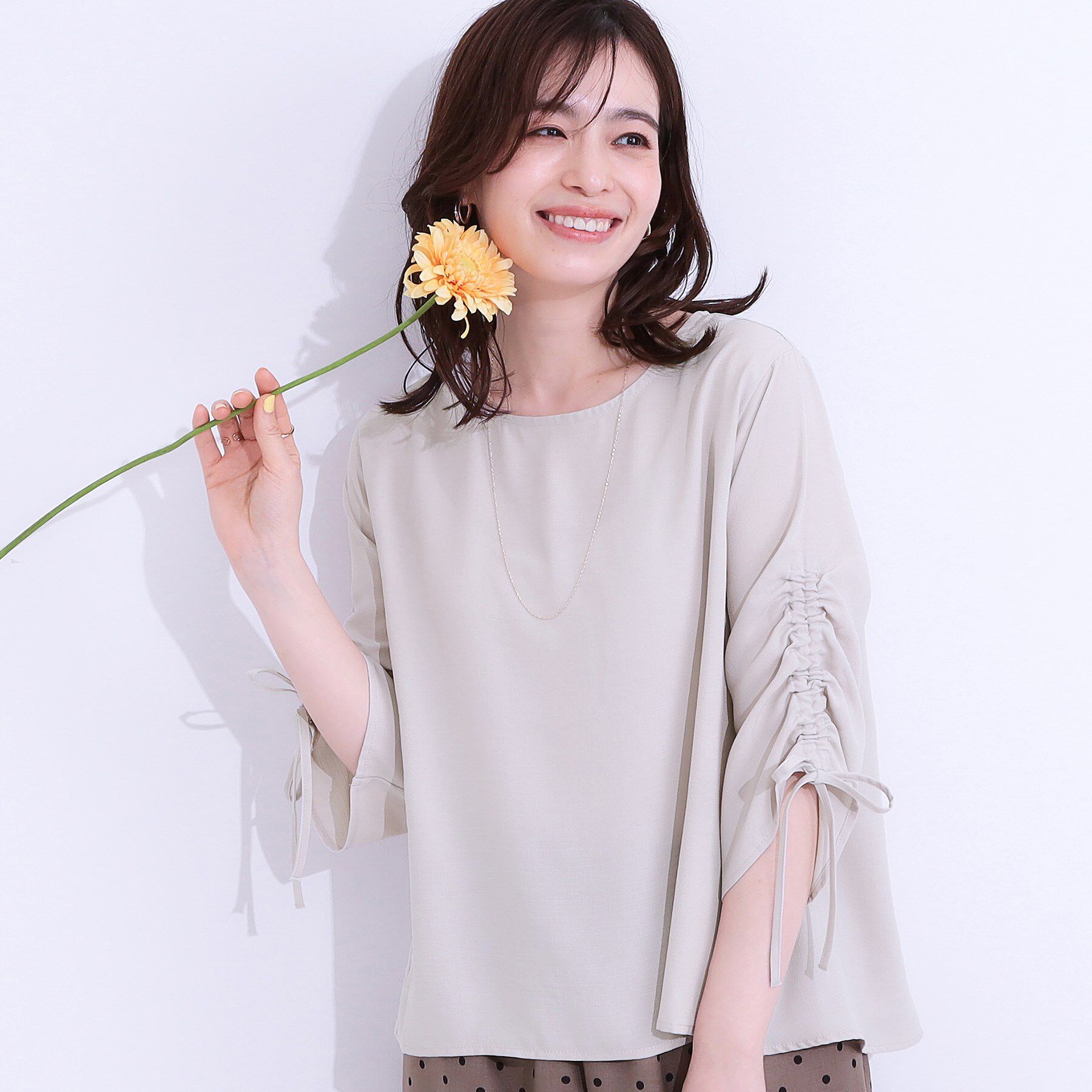 SHOO･LA･RUE「【高レビュー/セットアップ可】お袖シャーリング 麻調ブラウス」|シャツ・ブラウス|ライトベージュ(05