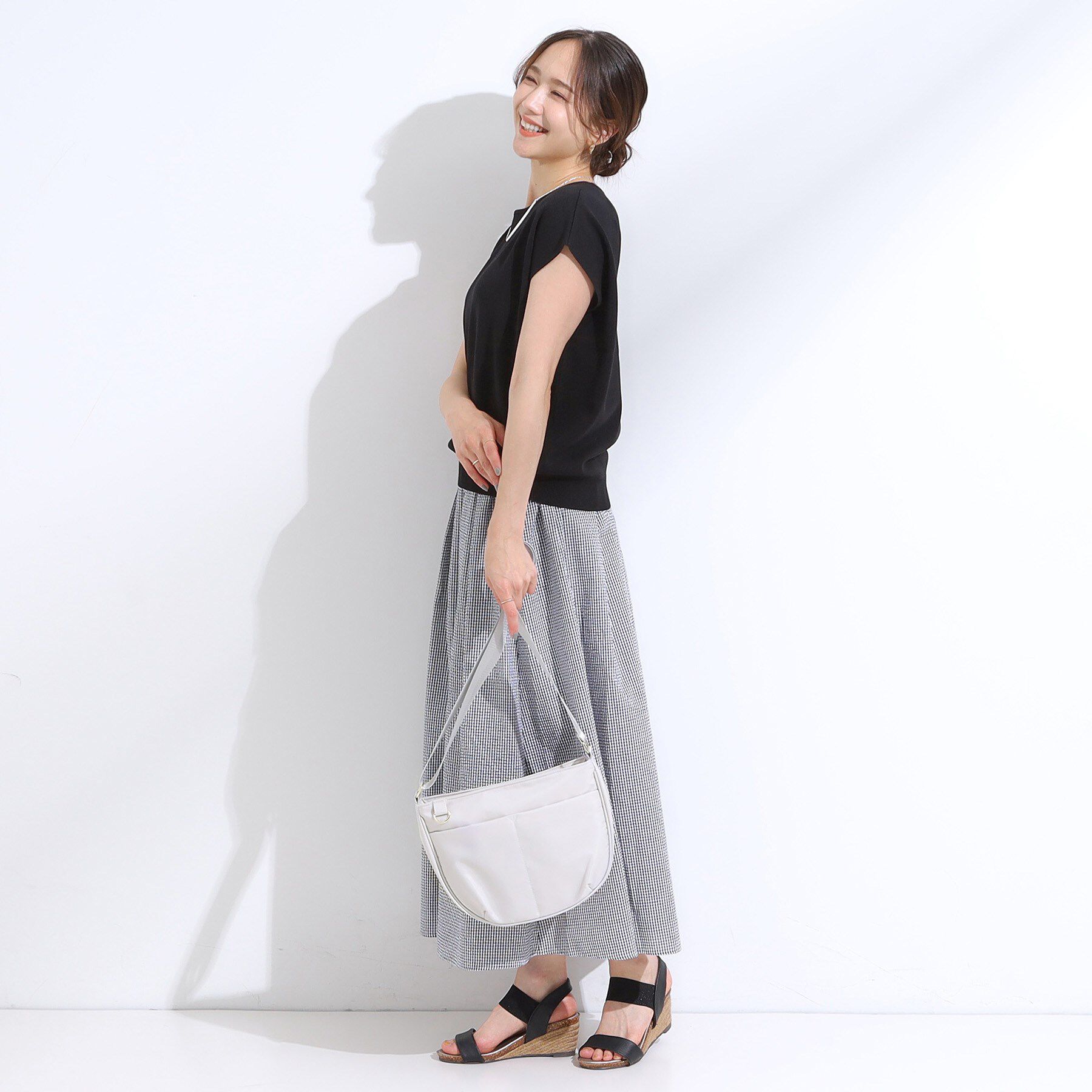 SHOO･LA･RUE「【撥水】フロントポケットハーフムーンショルダーバッグ」|ショルダー・メッセンジャー|