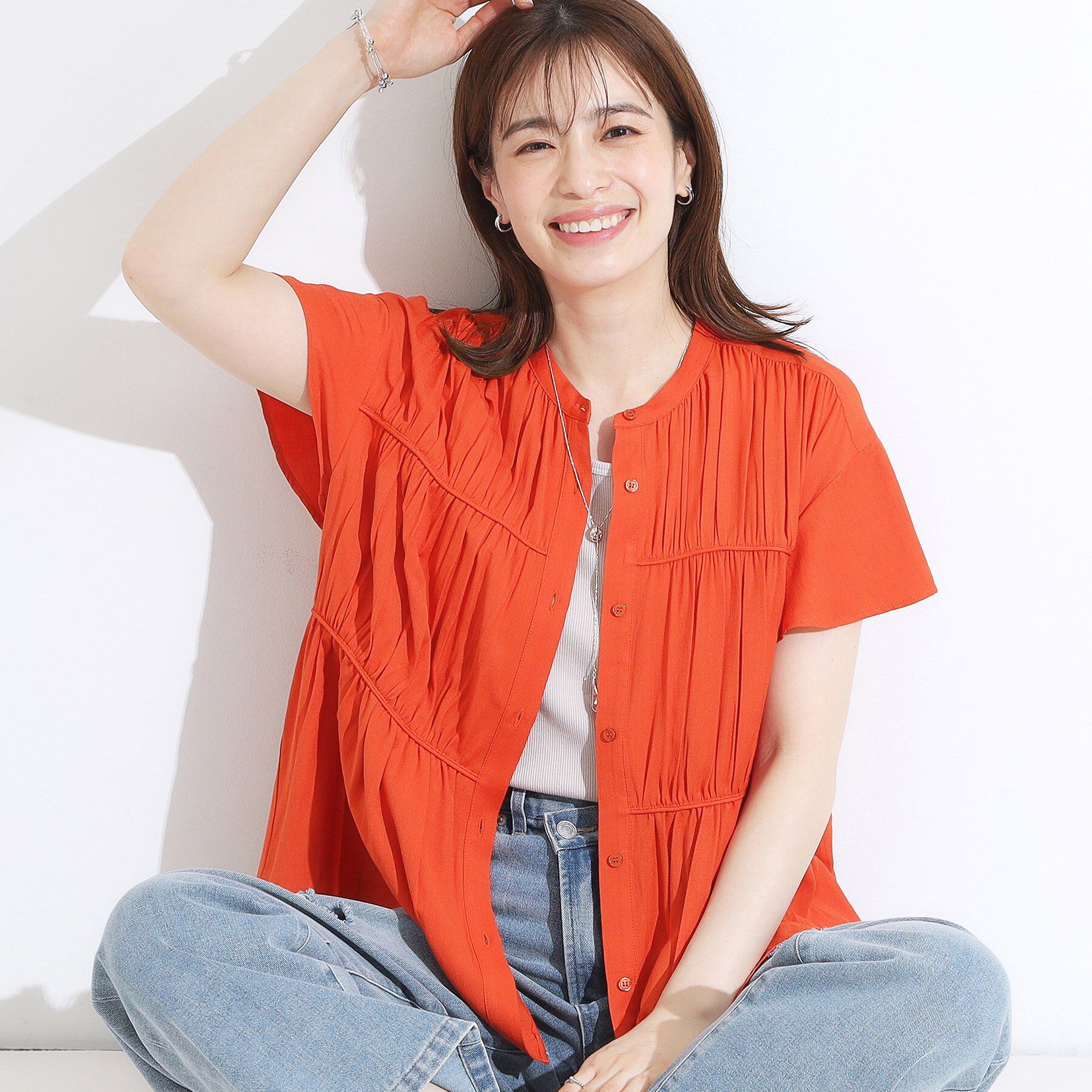 SHOO･LA･RUE「【洗える/S-LL】一枚で着映え ティアード風 ギャザーブラウス」|シャツ・ブラウス|オレンジ(067)