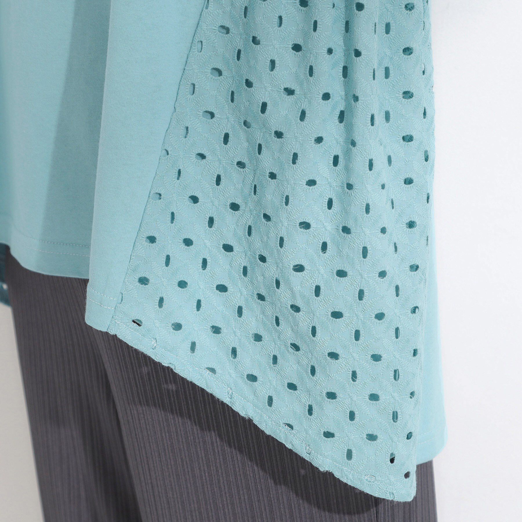 SHOO･LA･RUE「【S-LL/体型カバー】インせずサマ見え レース使いAライントップス」|Tシャツ・カットソー|