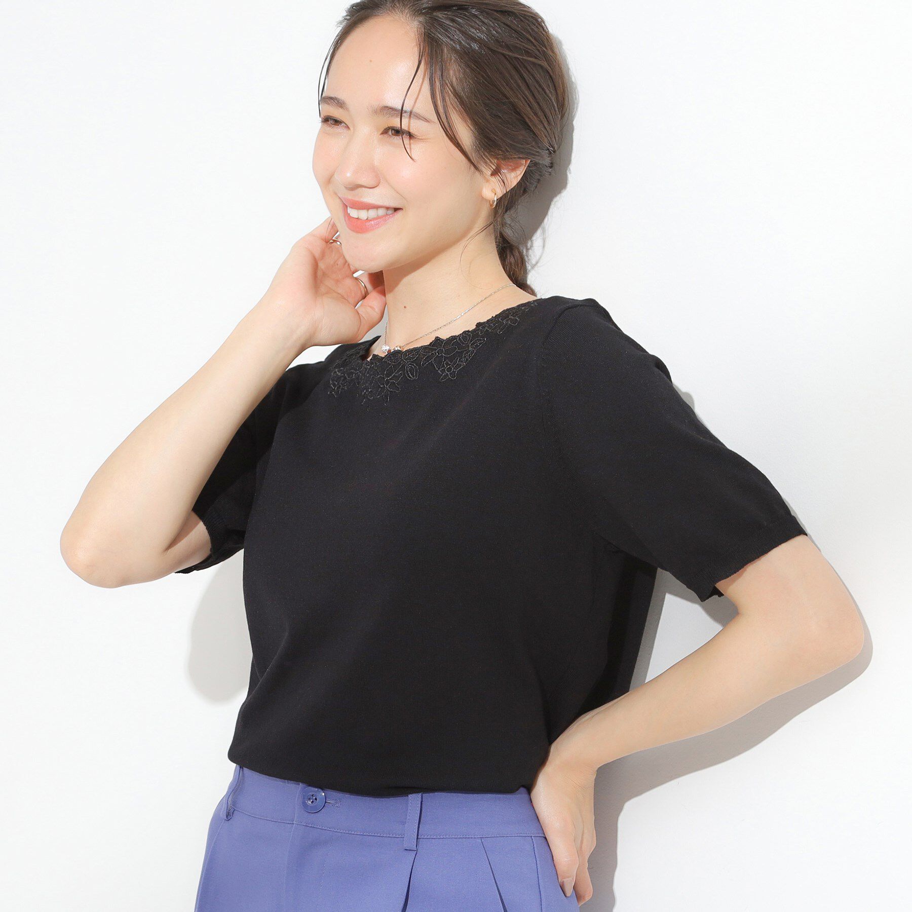 SHOO･LA･RUE「【洗える/S-LL/前後2WAY】きれい見え 刺繍ニットカーディガン」|カーディガン|ブラック(019)