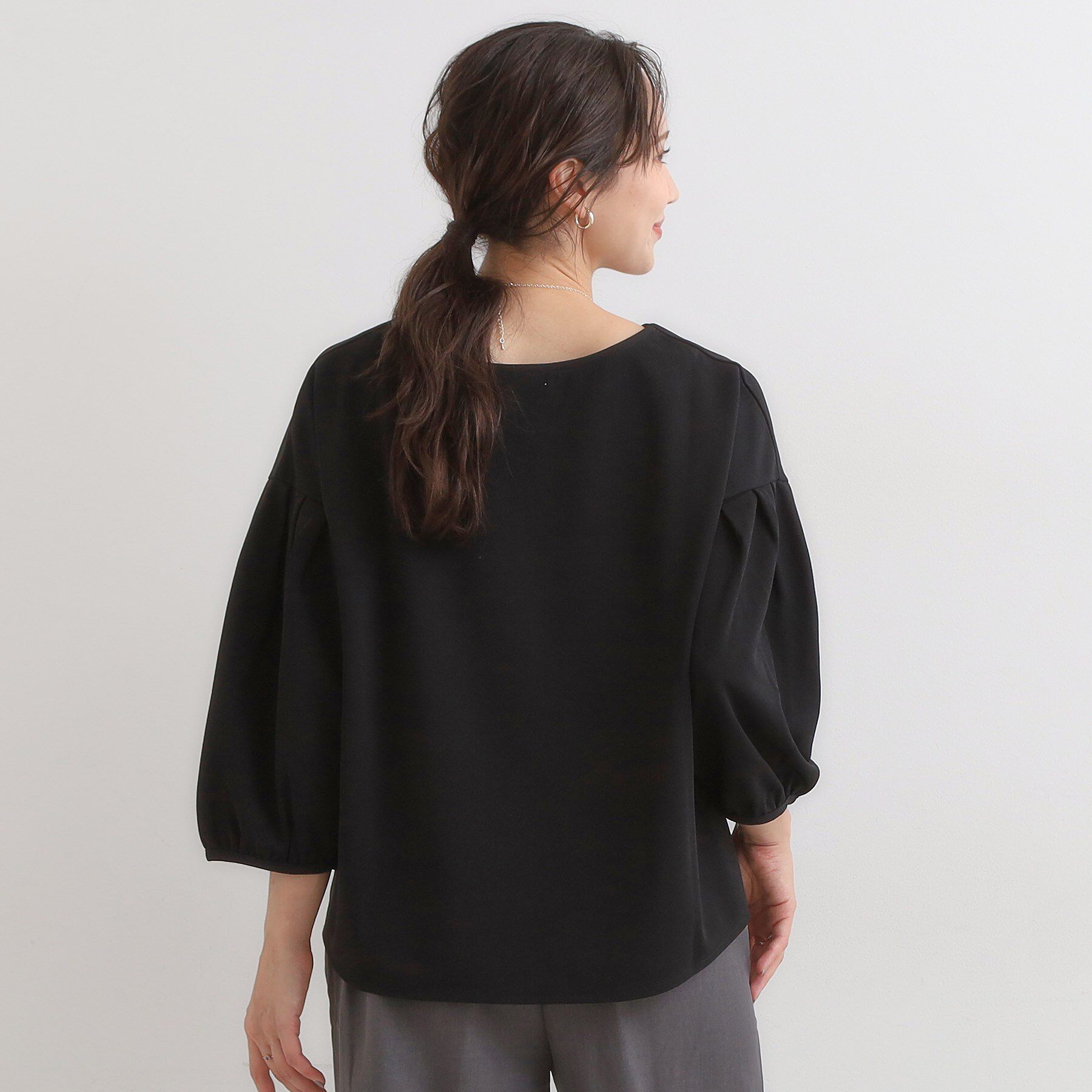 SHOO･LA･RUE「【2点セット/7分袖】大人のきれい見え お袖タック入りアクセ付きトップス」|Tシャツ・カットソー|