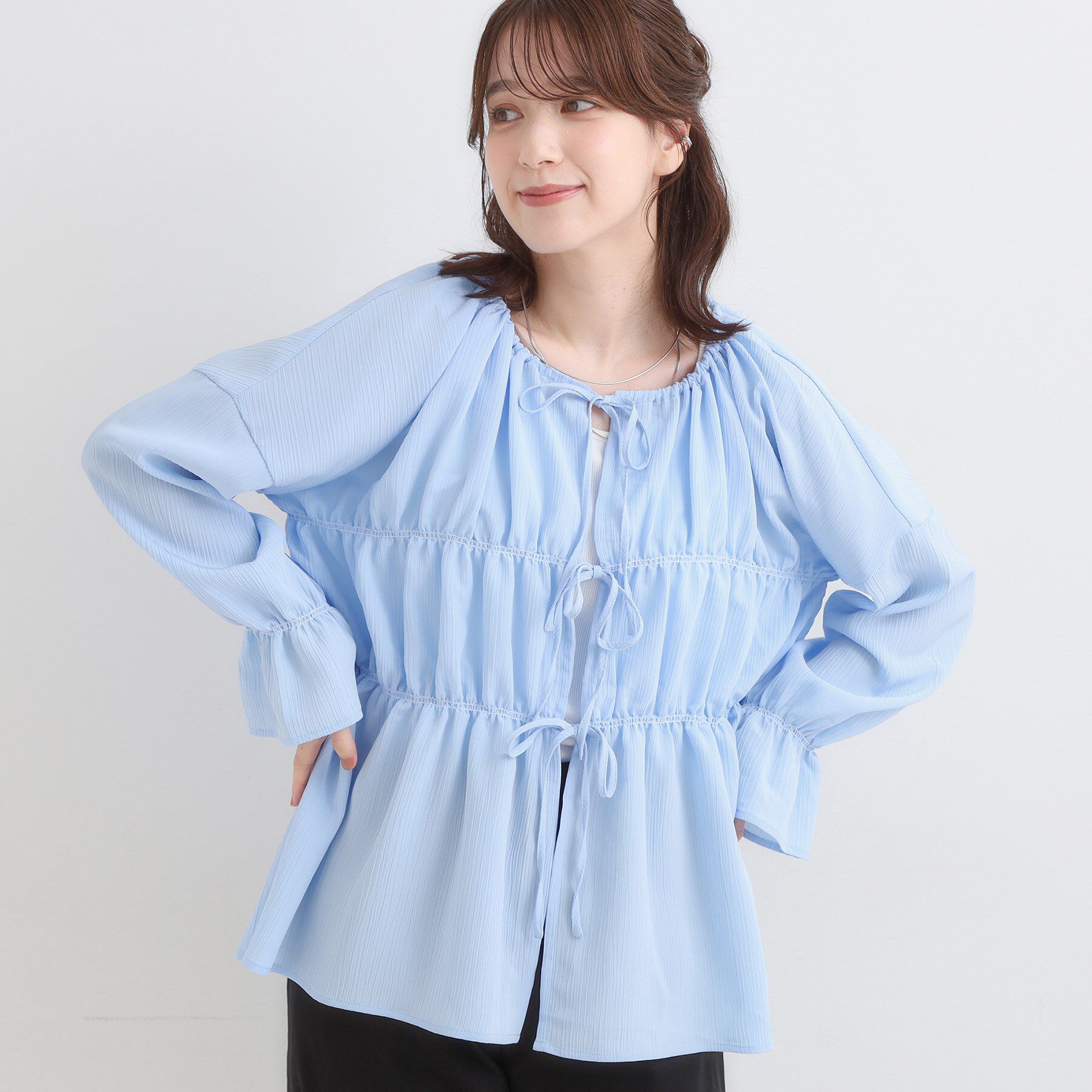 SHOO･LA･RUE「シャーリングデザインブラウス」|シャツ・ブラウス|ブルー(091)