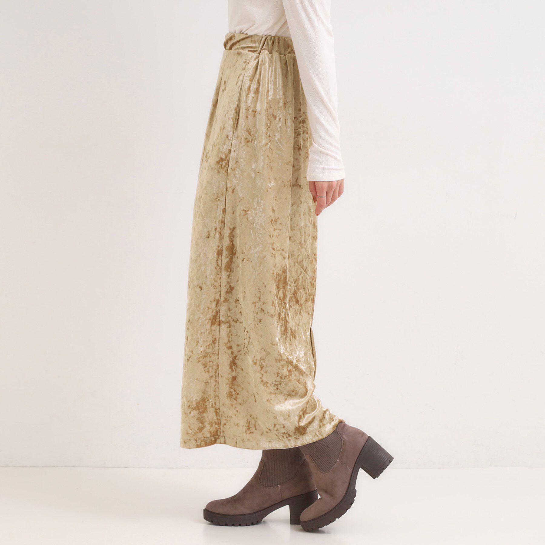 SHOO･LA･RUE「【S-LL】光沢感が華やかに ベロア調ナロースカート」|スカート|