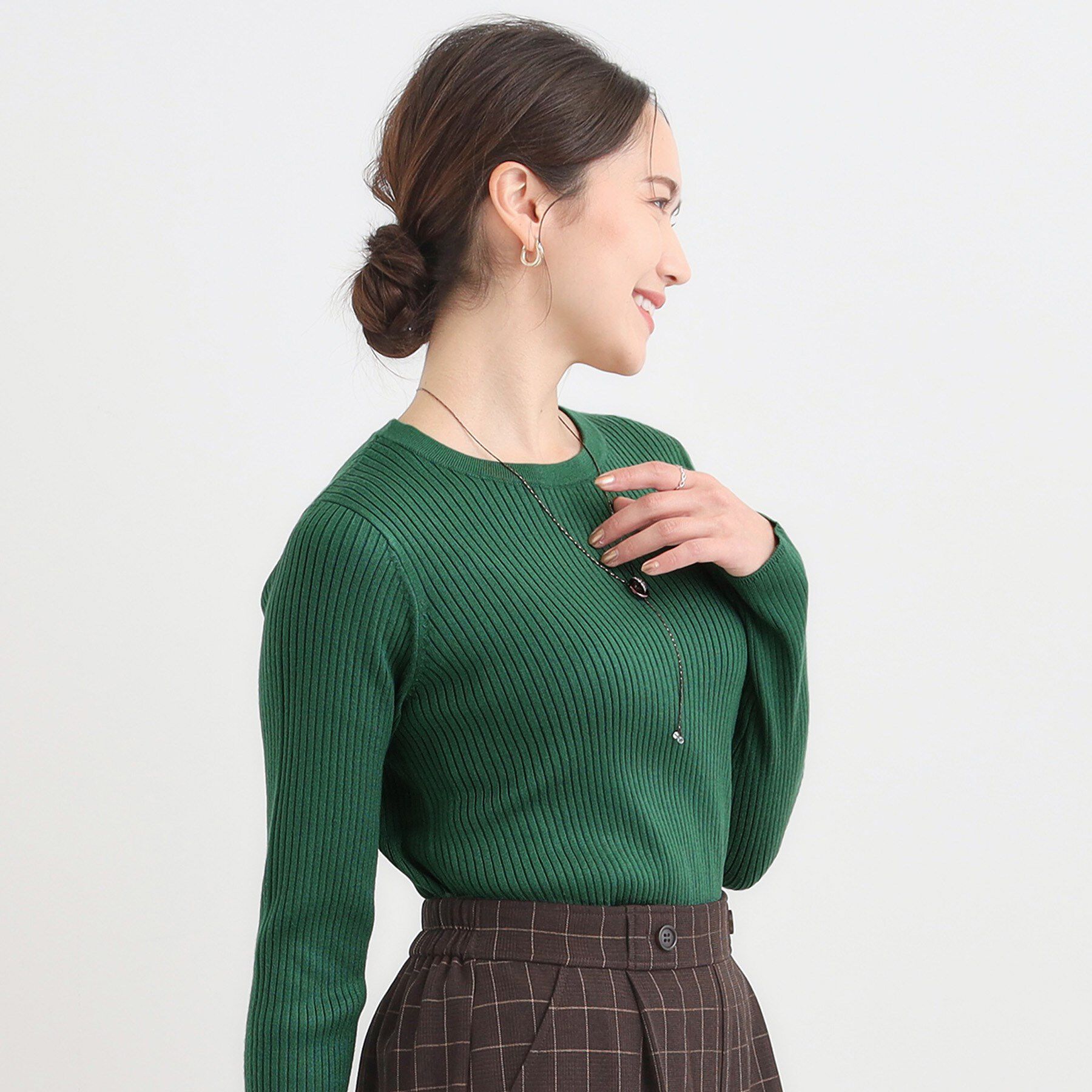 SHOO･LA･RUE「【絶妙なゆるピタ/洗濯機可】ちくちくしにくい リブクルーネックやわらかニット」|ニット・セーター|