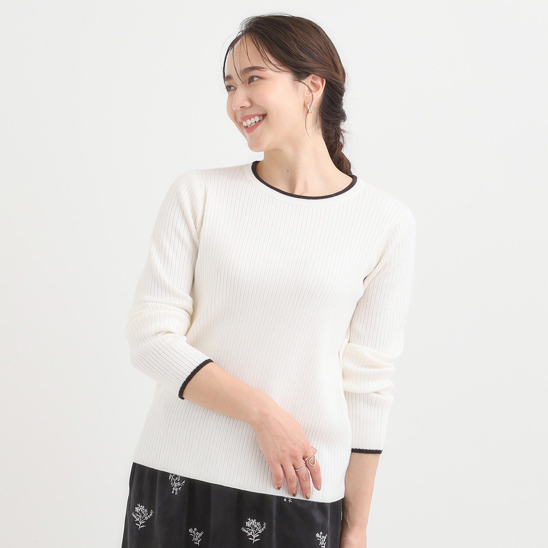 SHOO･LA･RUE「【絶妙なゆるピタ/洗濯機可】ちくちくしにくい リブクルーネックやわらかニット」|ニット・セーター|
