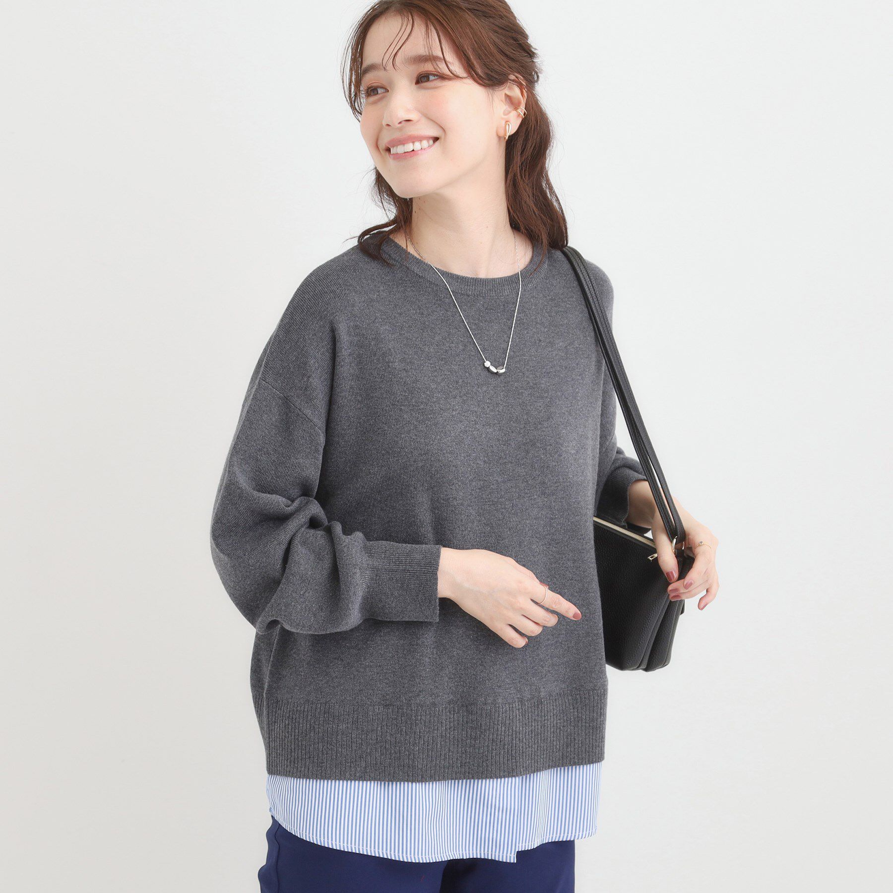 SHOO･LA･RUE「【洗濯機可/毛玉になりにくい】一枚で簡単こなれ見え 裾フェイクレイヤード風ニット」|ニット・セーター|チャコールグレー(0