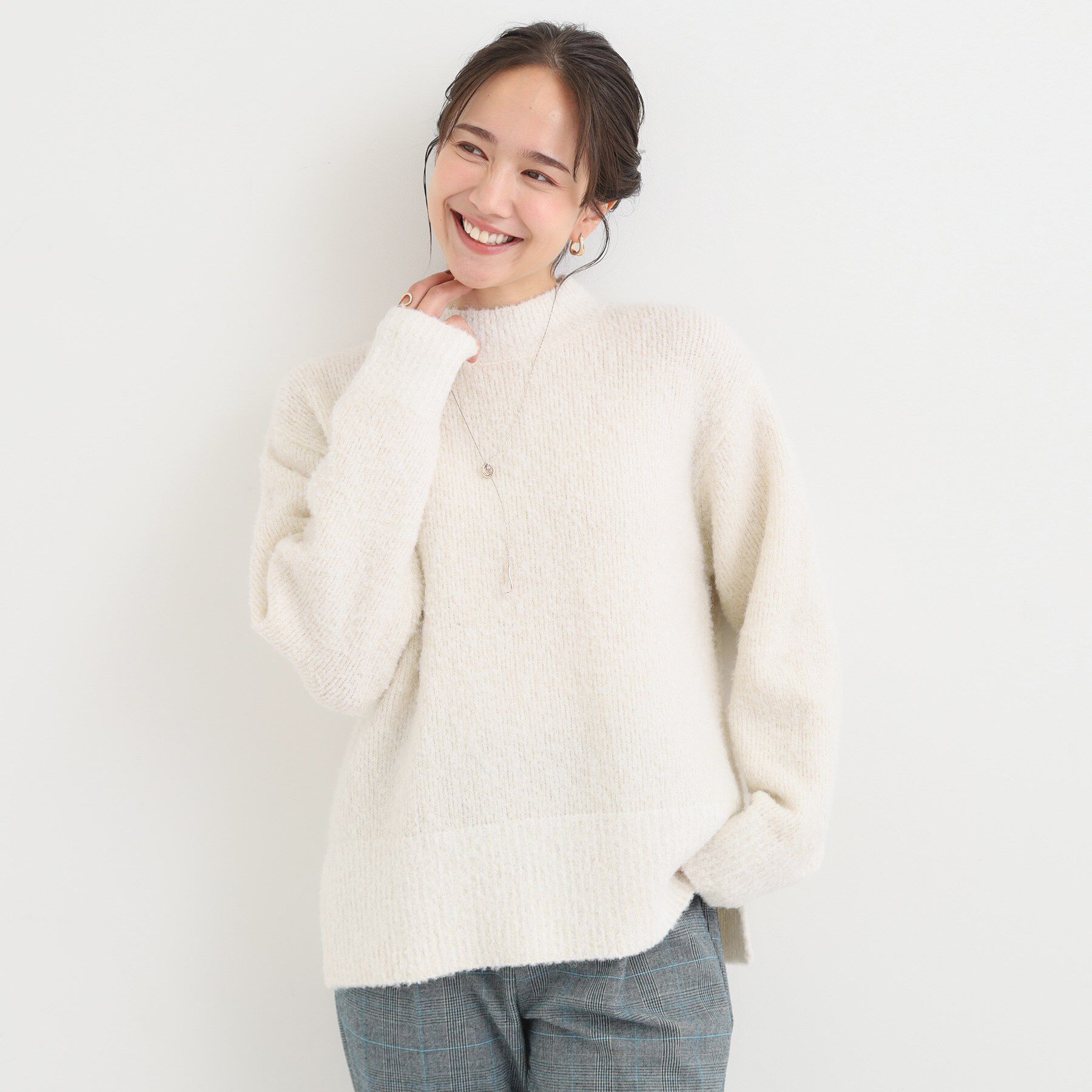 SHOO･LA･RUE「【S-LL】ほんのりラメで華やか ふわふわハイネックニット」|ニット・セーター|