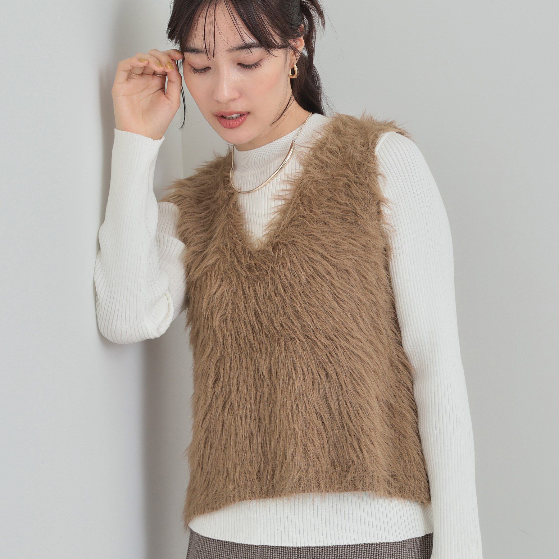 SHOO･LA･RUE「【S-LL/2点セット】着るだけでコーデが決まる フェザーニットベスト&times;リブニット」|その他|モカブラウン(042