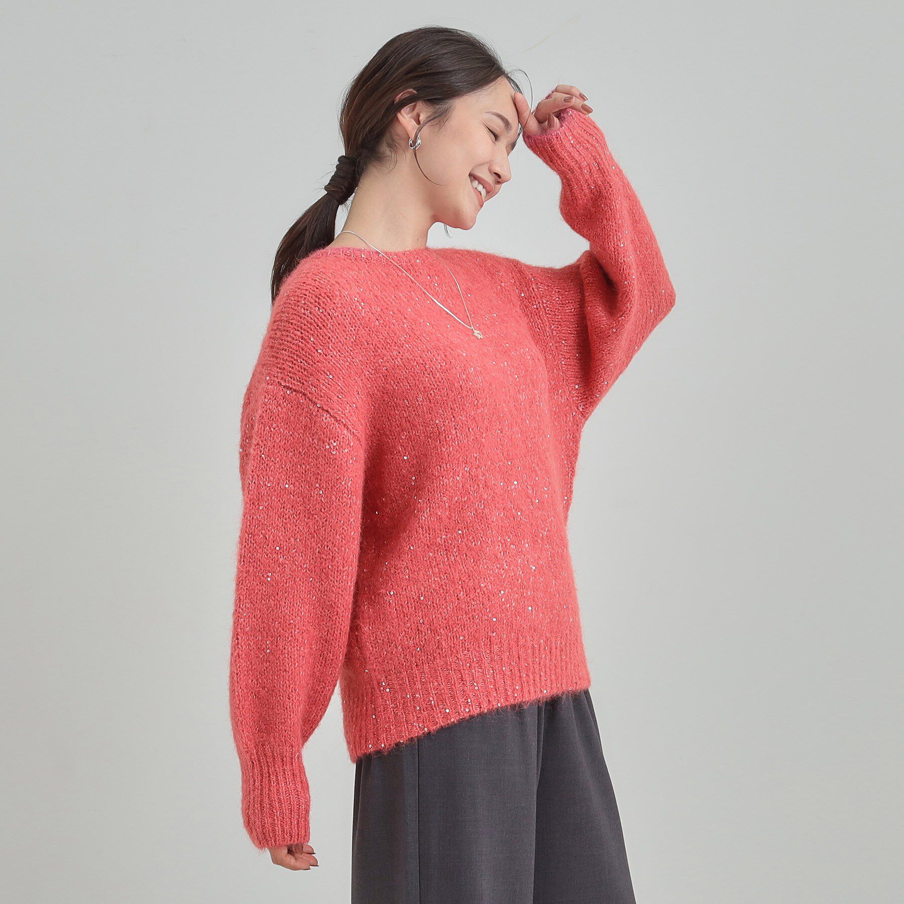 SHOO･LA･RUE「【洗濯機可/S-LL】上品にキラリと華やぐ スパンコールニット」|ニット・セーター|