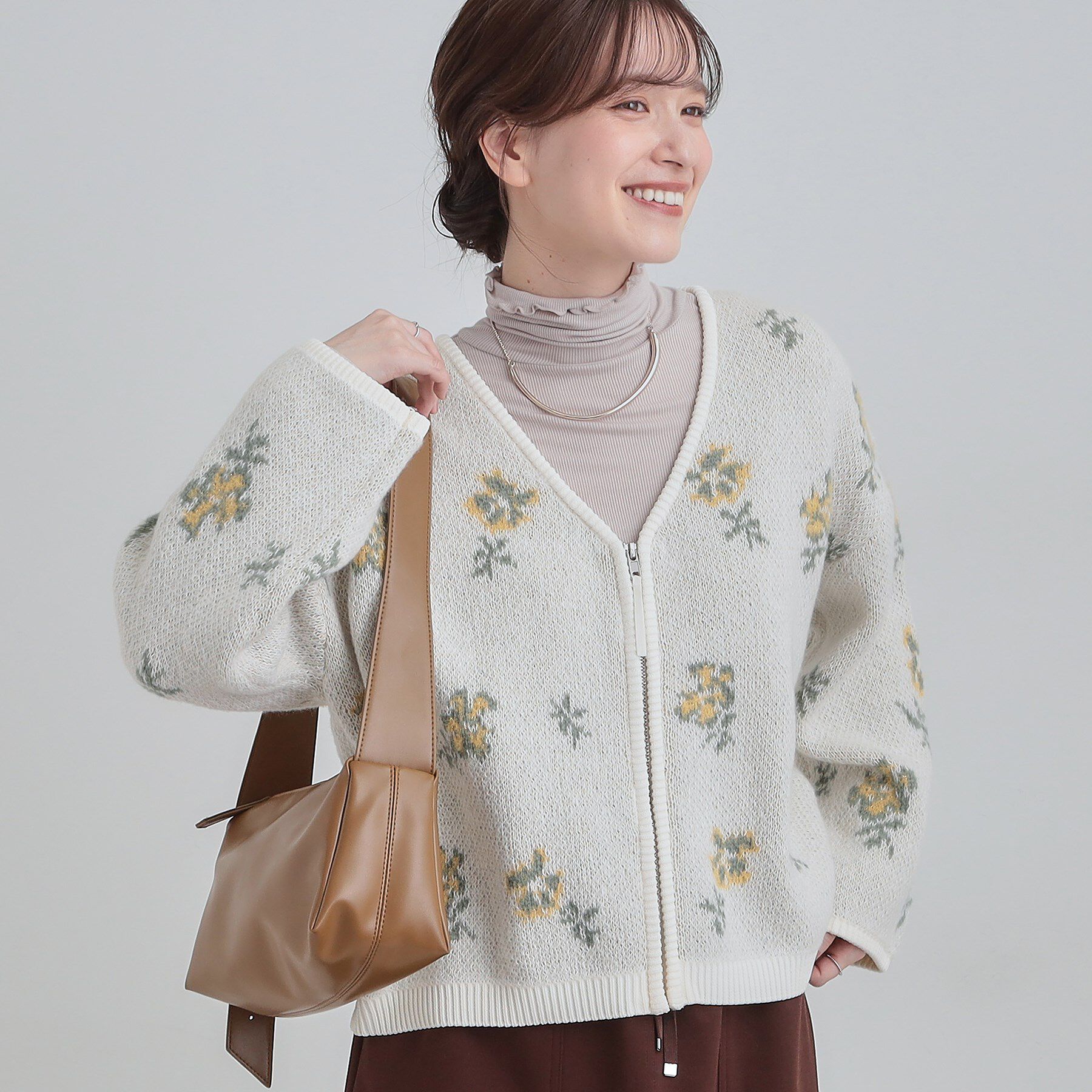 SHOO･LA･RUE「【洗濯機可】選べる3柄 VネックZIPカーディガン」|カーディガン|オフホワイト(703