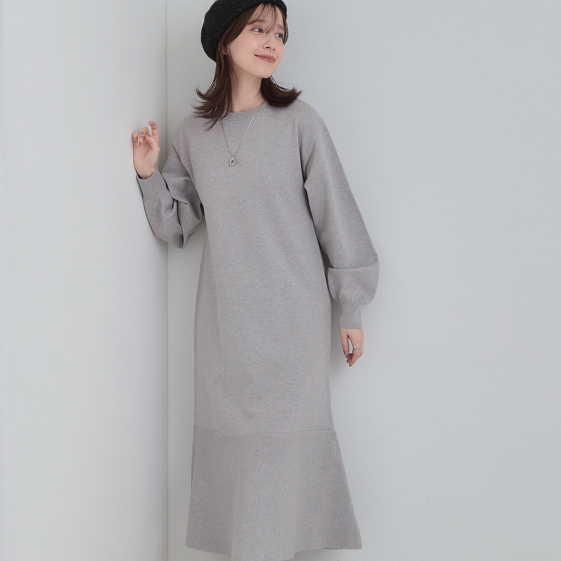 SHOO･LA･RUE「スタイルがすっきりに見える 裾マーメイドニットワンピース」|ワンピース|チャコールグレー(0