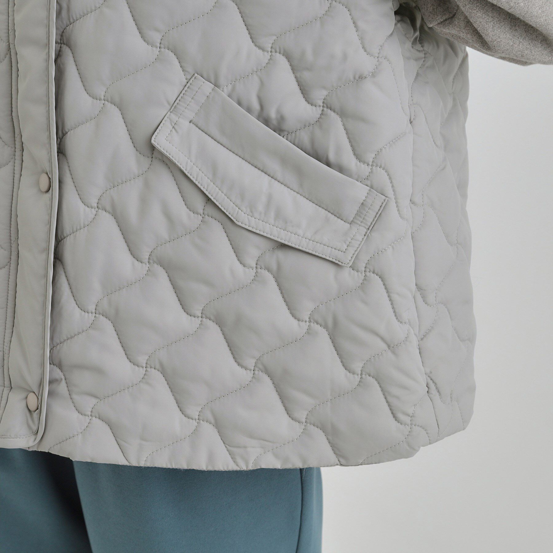 SHOO･LA･RUE「【S-LL】異素材使いが目を惹く キルトフードブルゾン」|ブルゾン・スタジャン|