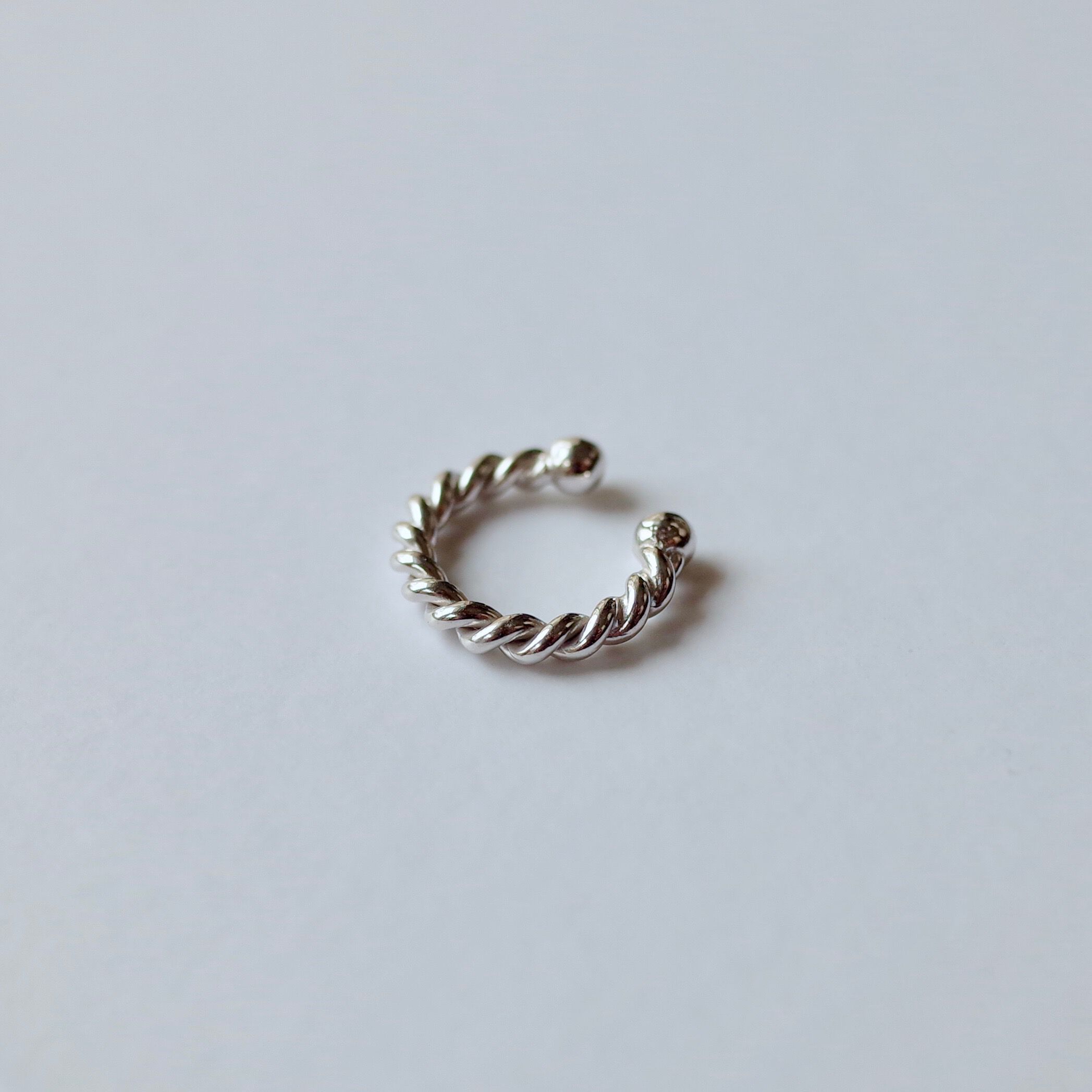 warmth「Twist EarCuff」|イヤーカフ|シルバー