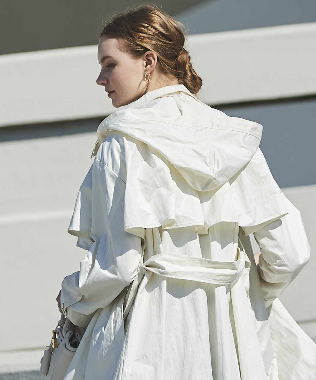 アンドクチュール「スタンドカラーフーデッドロングコート」|トレンチコート|