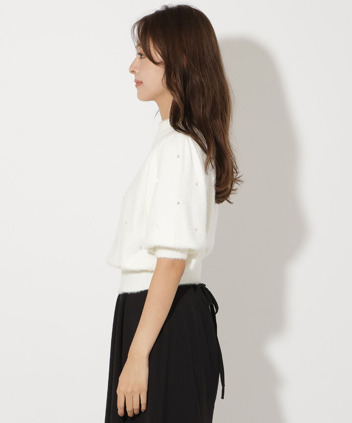 アンドクチュール「ラメフェザー5分袖ビジュー付きプルオーバー」|ニット・セーター|