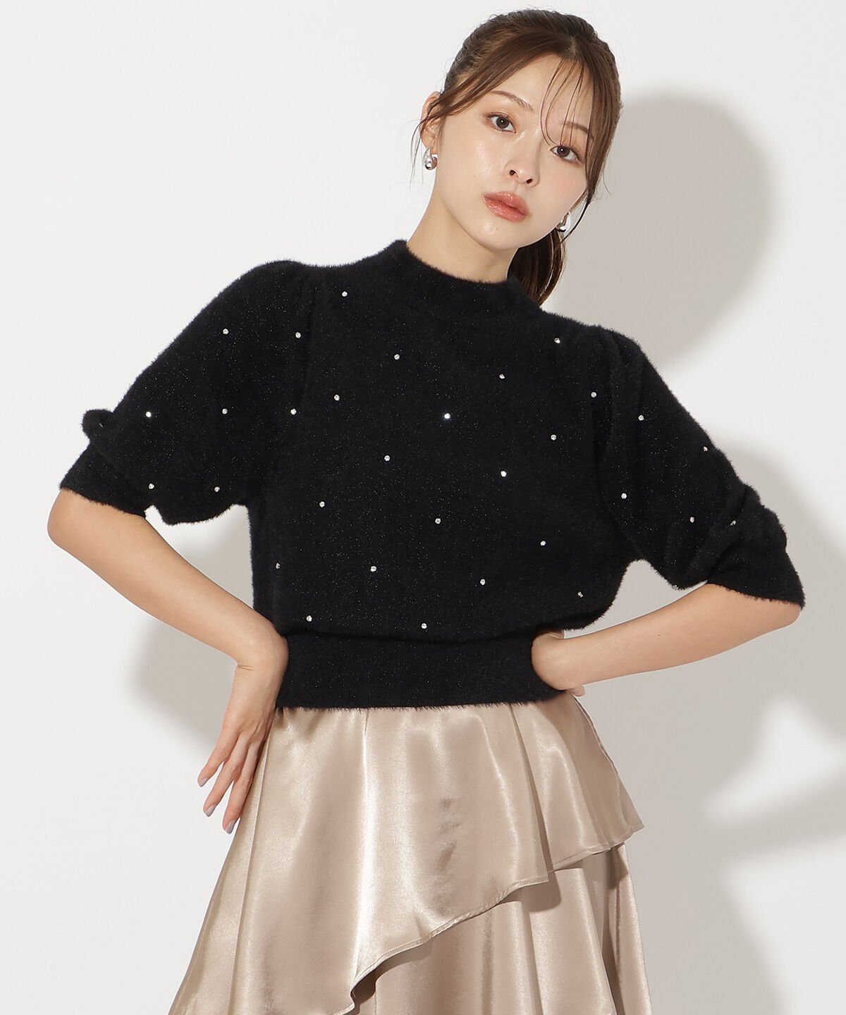 アンドクチュール「ラメフェザー5分袖ビジュー付きプルオーバー」|ニット・セーター|