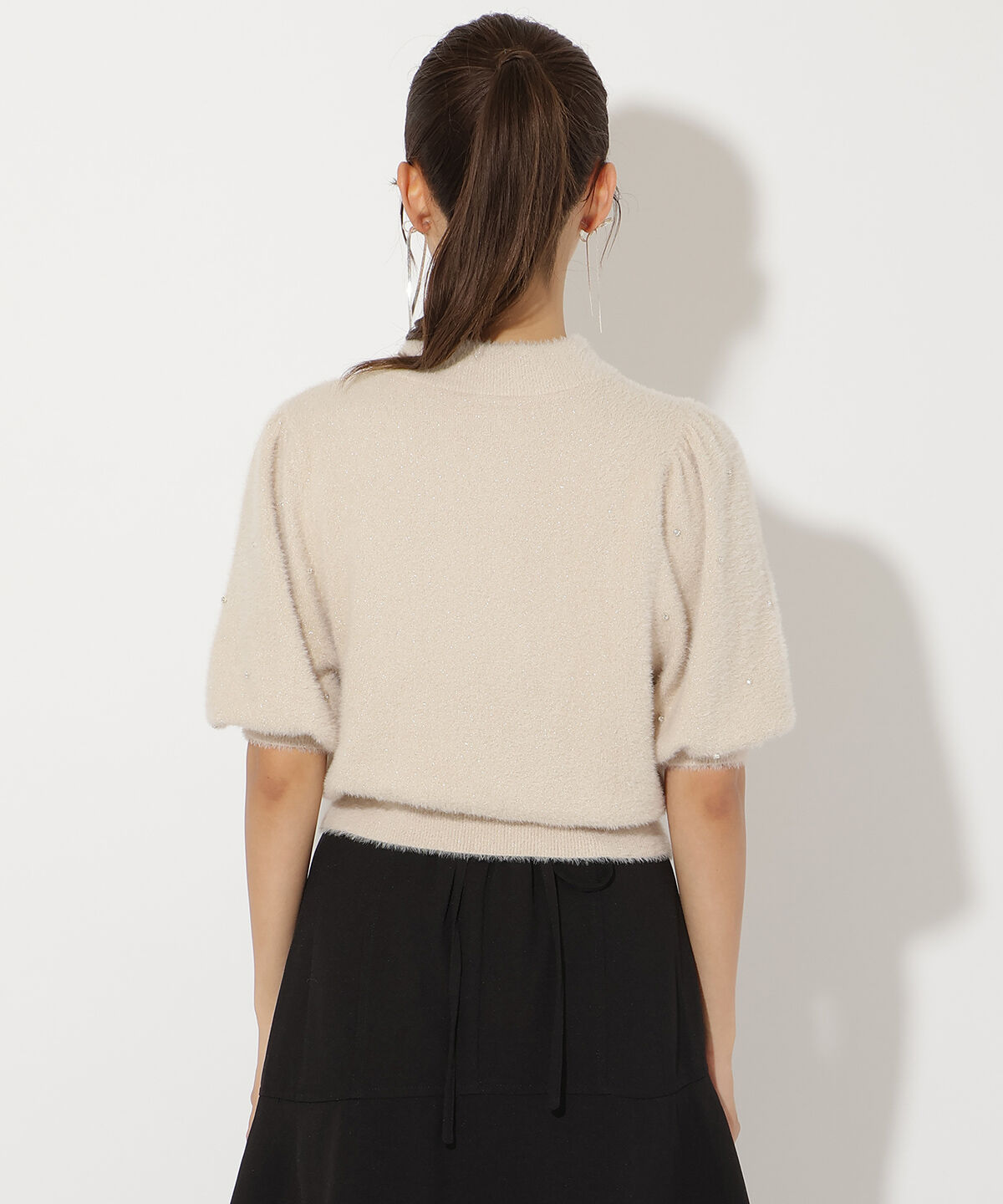 アンドクチュール「ラメフェザー5分袖ビジュー付きプルオーバー」|ニット・セーター|