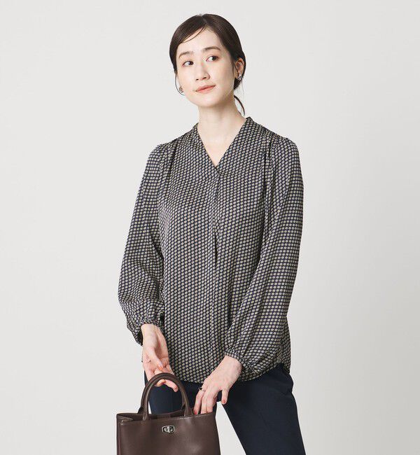 UNITED ARROWS「バック サテン Vネック ロングスリーブ ブラウス ‐ウォッシャブル‐」|シャツ・ブラウス|その他7