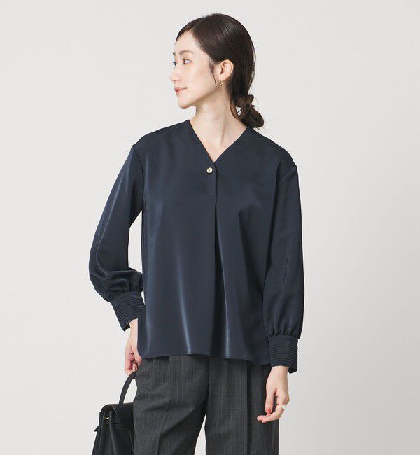 UNITED ARROWS「サテン Vネック ブラウス ‐ウォッシャブル‐」|シャツ・ブラウス|NAVY