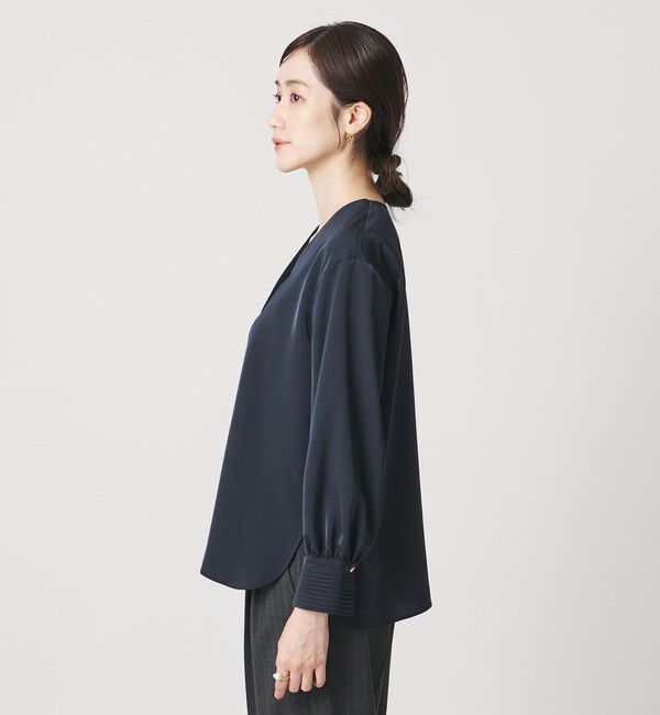 UNITED ARROWS「サテン Vネック ブラウス ‐ウォッシャブル‐」|シャツ・ブラウス|