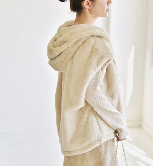 quaranciel「quaranciel: フーディー フェイクファー ドロスト ジップ ショート ベスト」|ダウンベスト・ベスト|